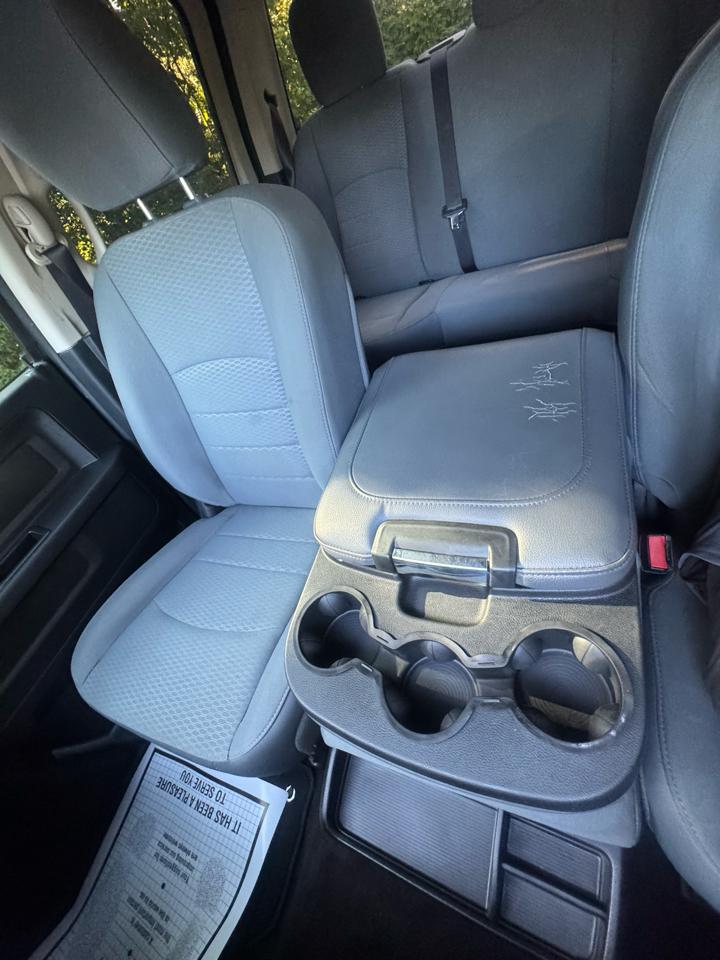 RAM 1500 4WD Crew Cab 140.5" Express 2017