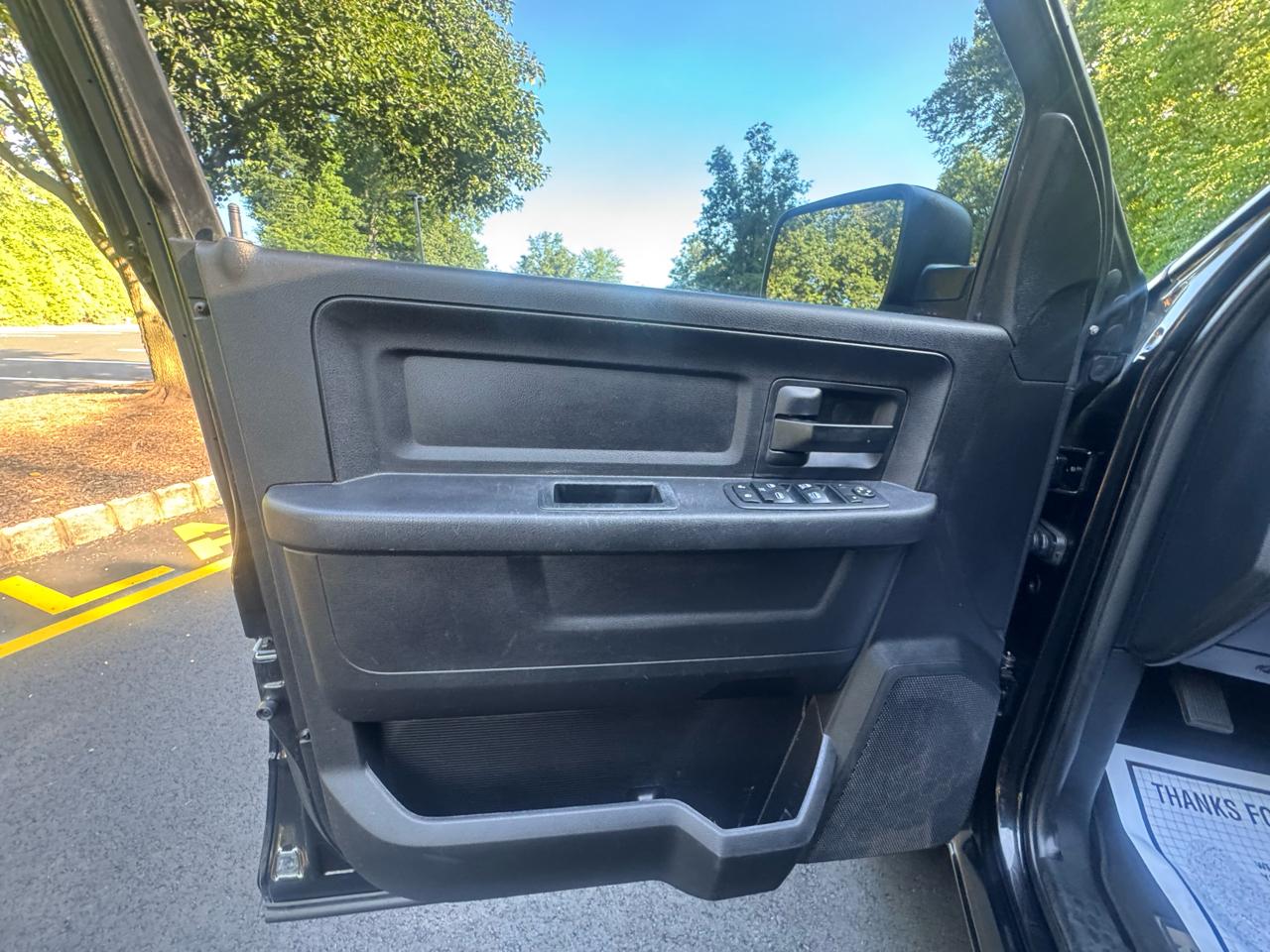 RAM 1500 4WD Crew Cab 140.5" Express 2017