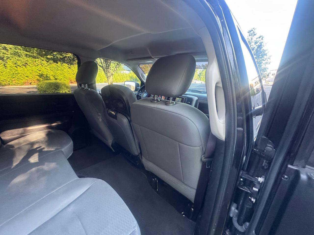 RAM 1500 4WD Crew Cab 140.5" Express 2017