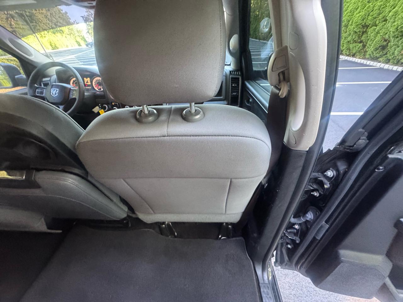 RAM 1500 4WD Crew Cab 140.5" Express 2017