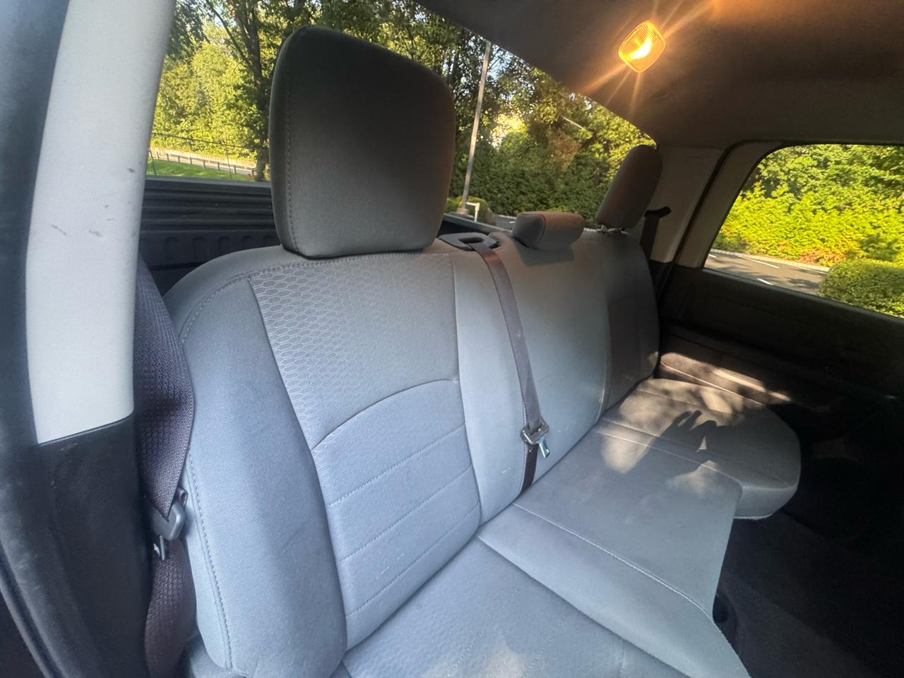 RAM 1500 4WD Crew Cab 140.5" Express 2017