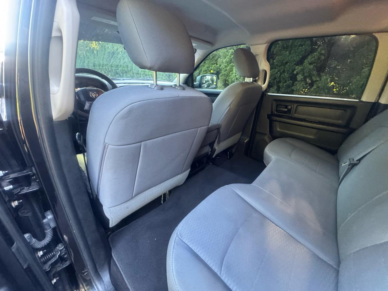 RAM 1500 4WD Crew Cab 140.5" Express 2017