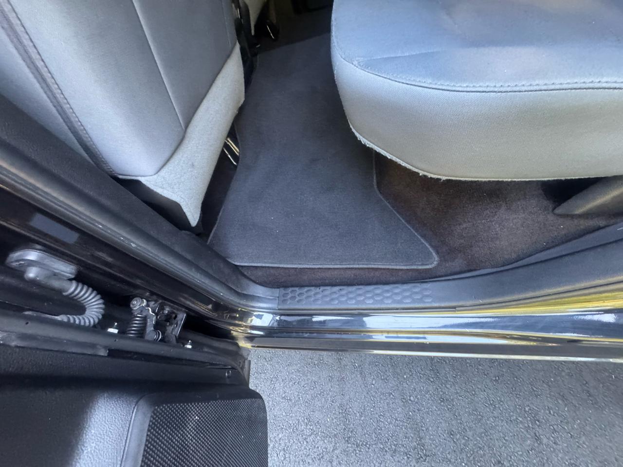 RAM 1500 4WD Crew Cab 140.5" Express 2017