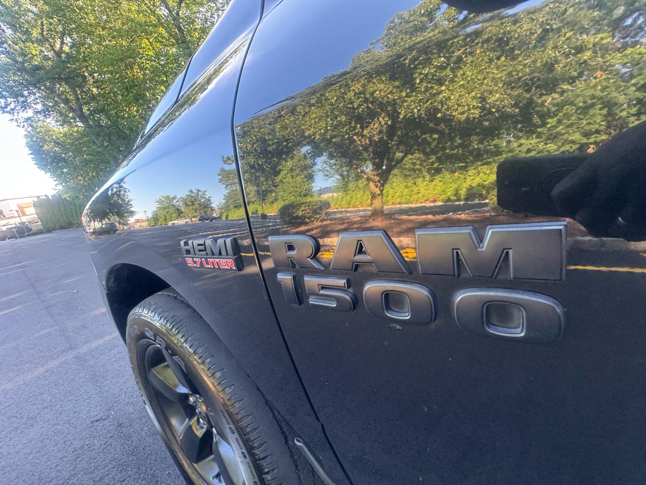 RAM 1500 4WD Crew Cab 140.5" Express 2017
