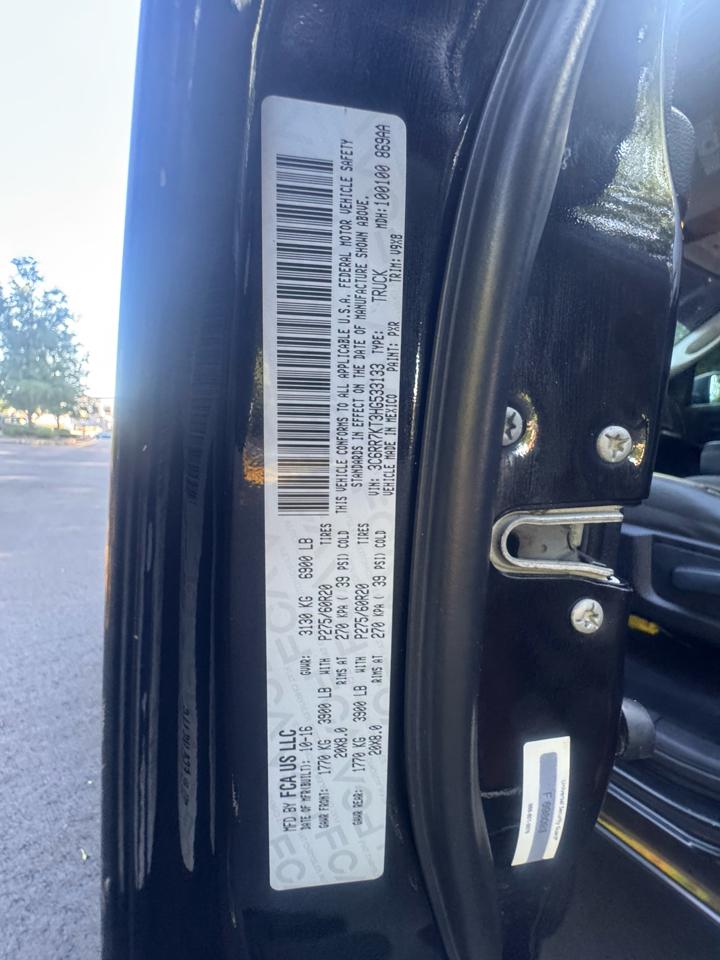 RAM 1500 4WD Crew Cab 140.5" Express 2017