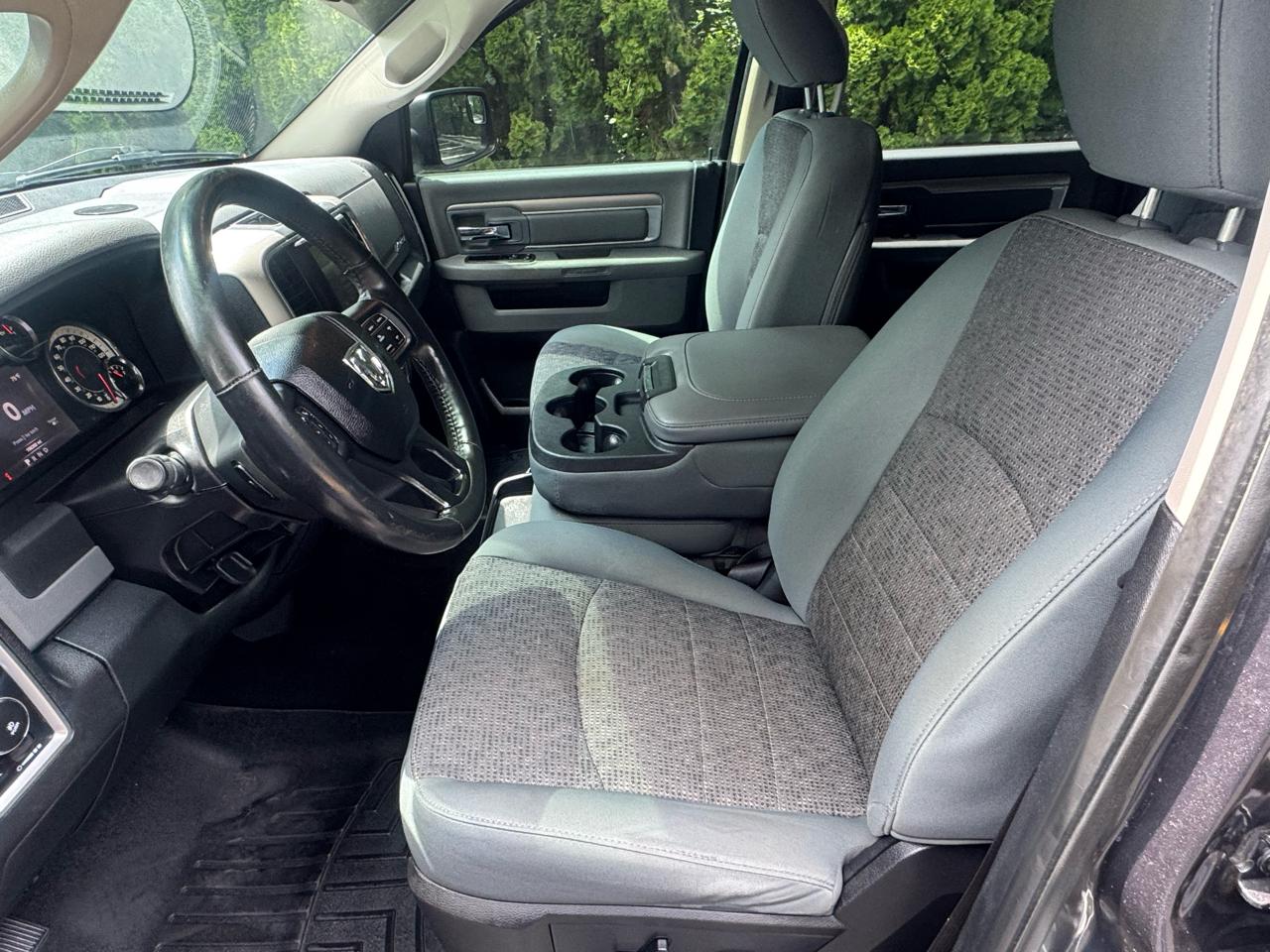 RAM 1500 4WD Crew Cab 149" Big Horn 2016