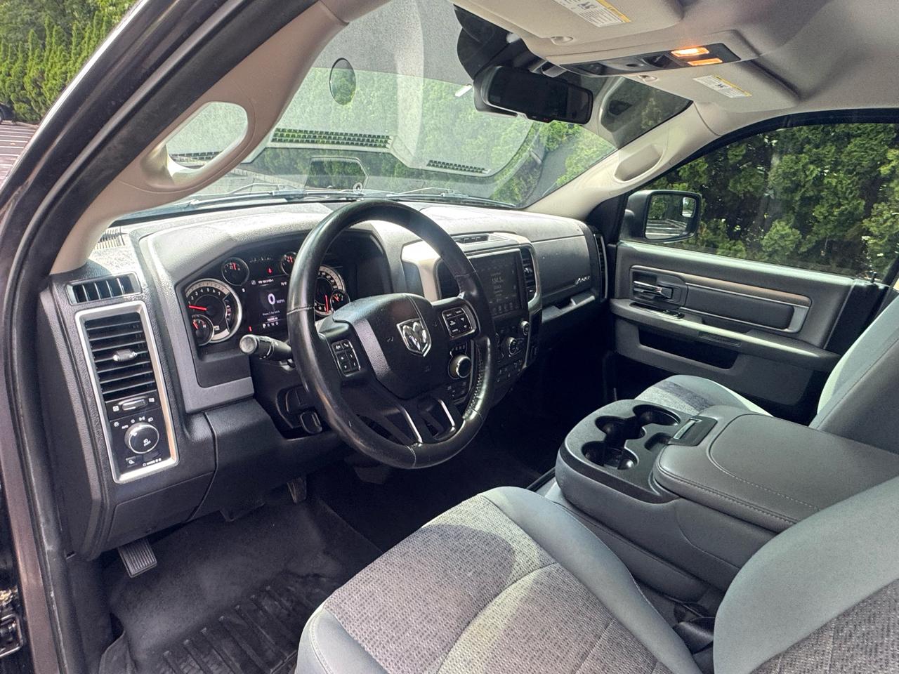 RAM 1500 4WD Crew Cab 149" Big Horn 2016