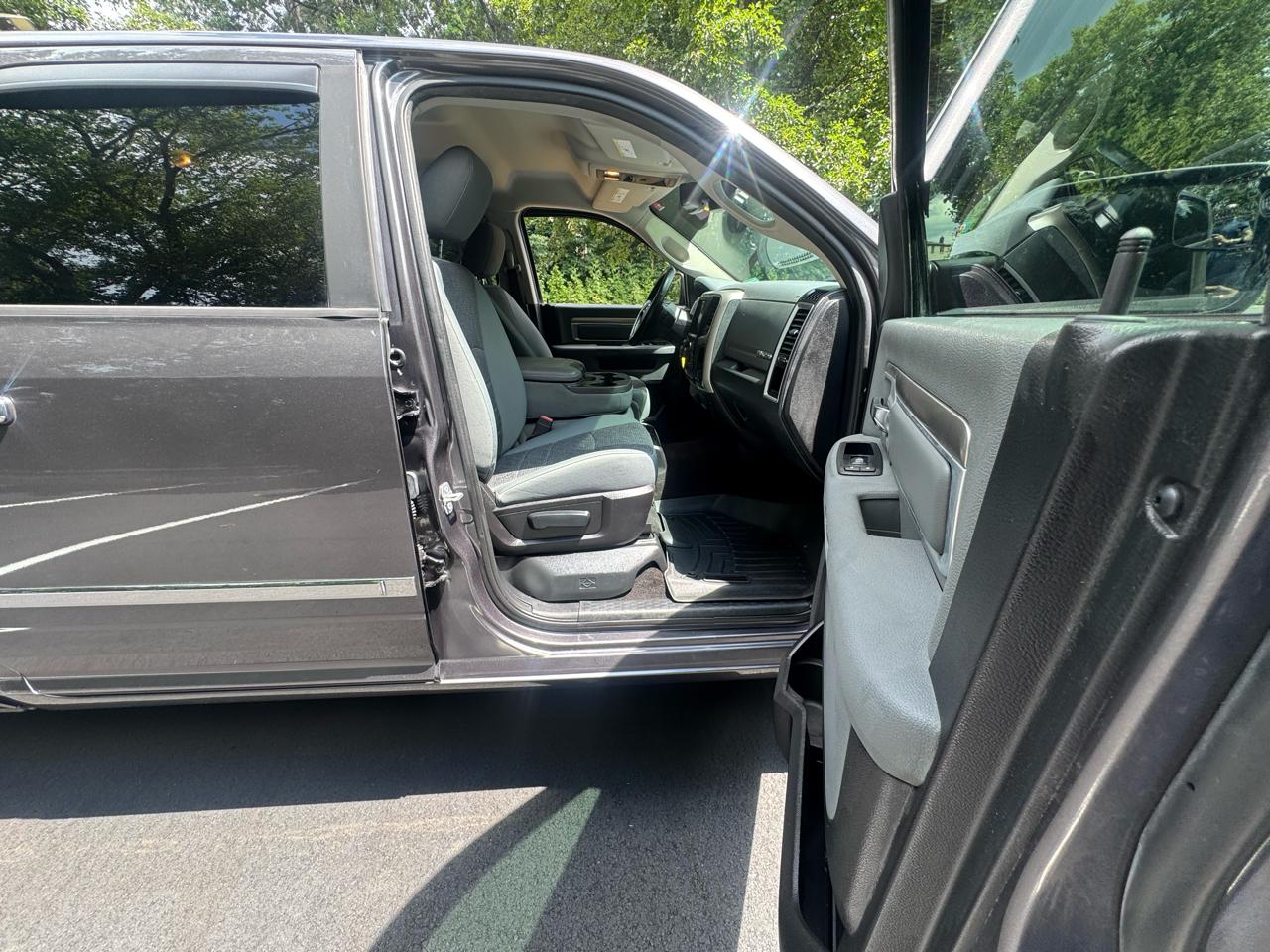 RAM 1500 4WD Crew Cab 149" Big Horn 2016