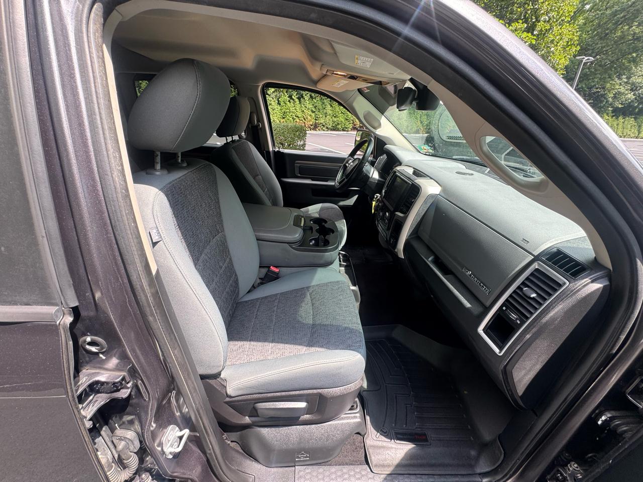 RAM 1500 4WD Crew Cab 149" Big Horn 2016