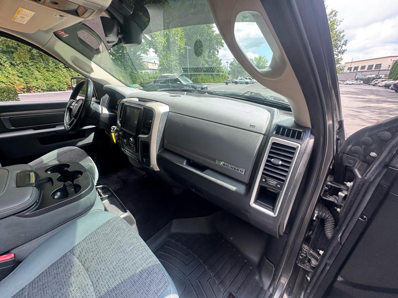 RAM 1500 4WD Crew Cab 149" Big Horn 2016