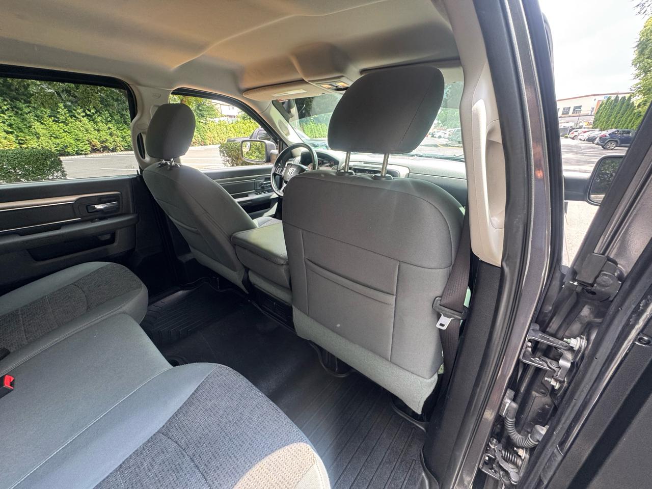 RAM 1500 4WD Crew Cab 149" Big Horn 2016