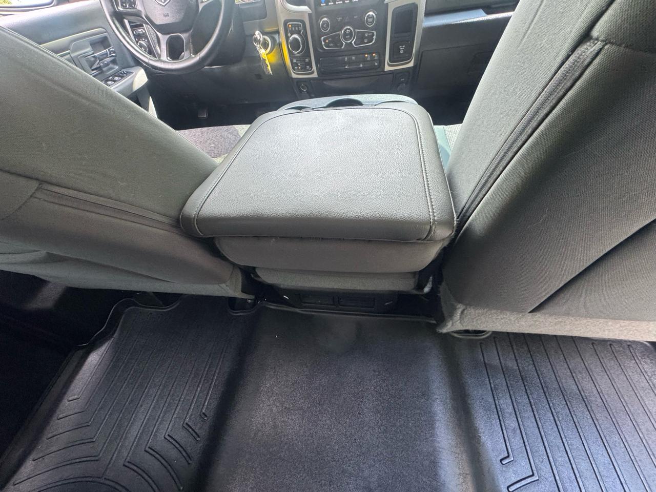 RAM 1500 4WD Crew Cab 149" Big Horn 2016