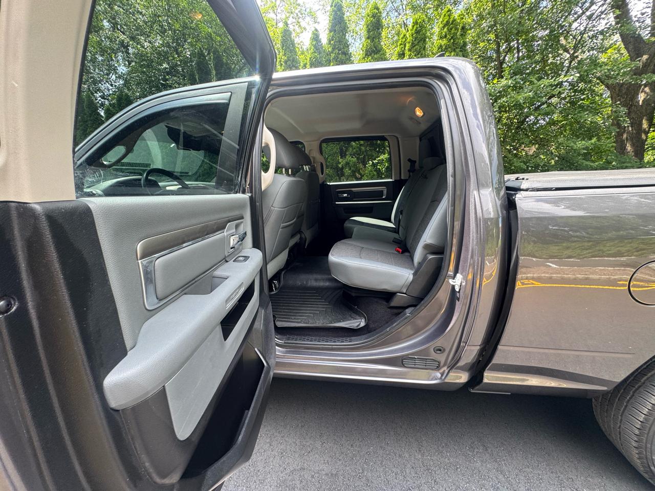 RAM 1500 4WD Crew Cab 149" Big Horn 2016