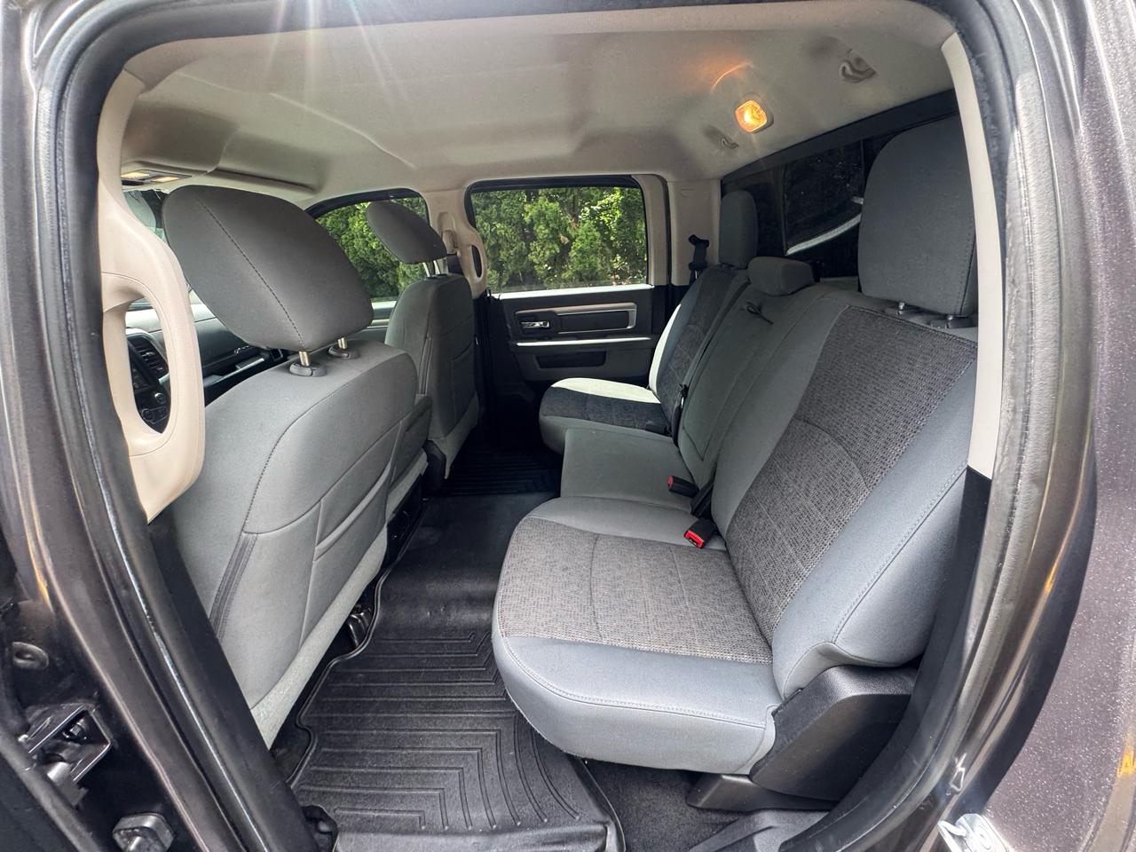 RAM 1500 4WD Crew Cab 149" Big Horn 2016