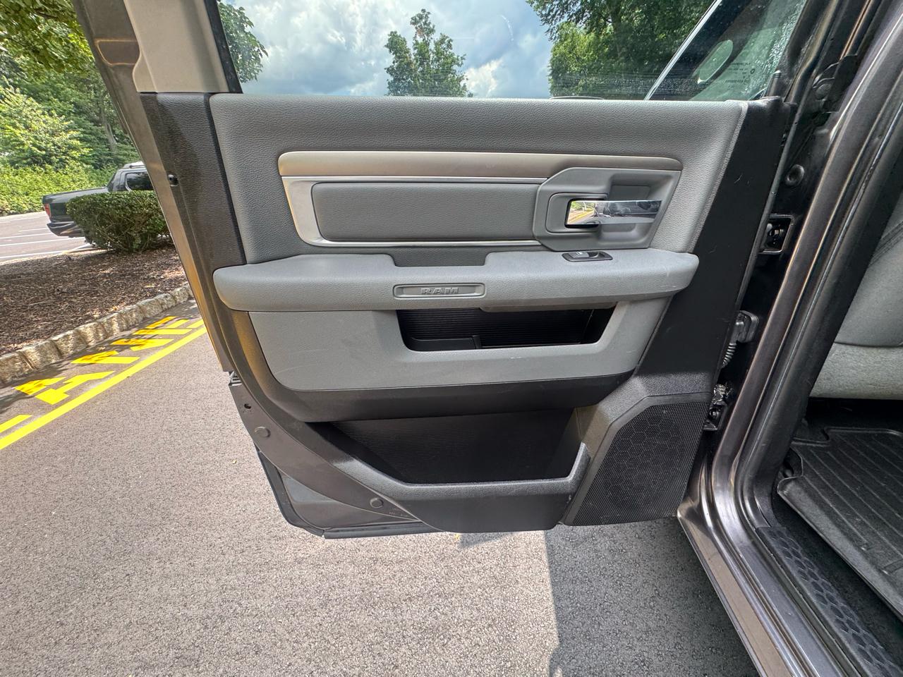 RAM 1500 4WD Crew Cab 149" Big Horn 2016