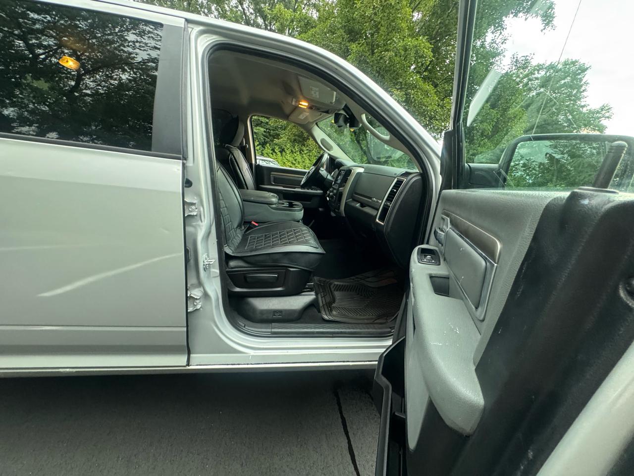 RAM 1500 Classic Tradesman Crew Cab LWB 4WD 2019