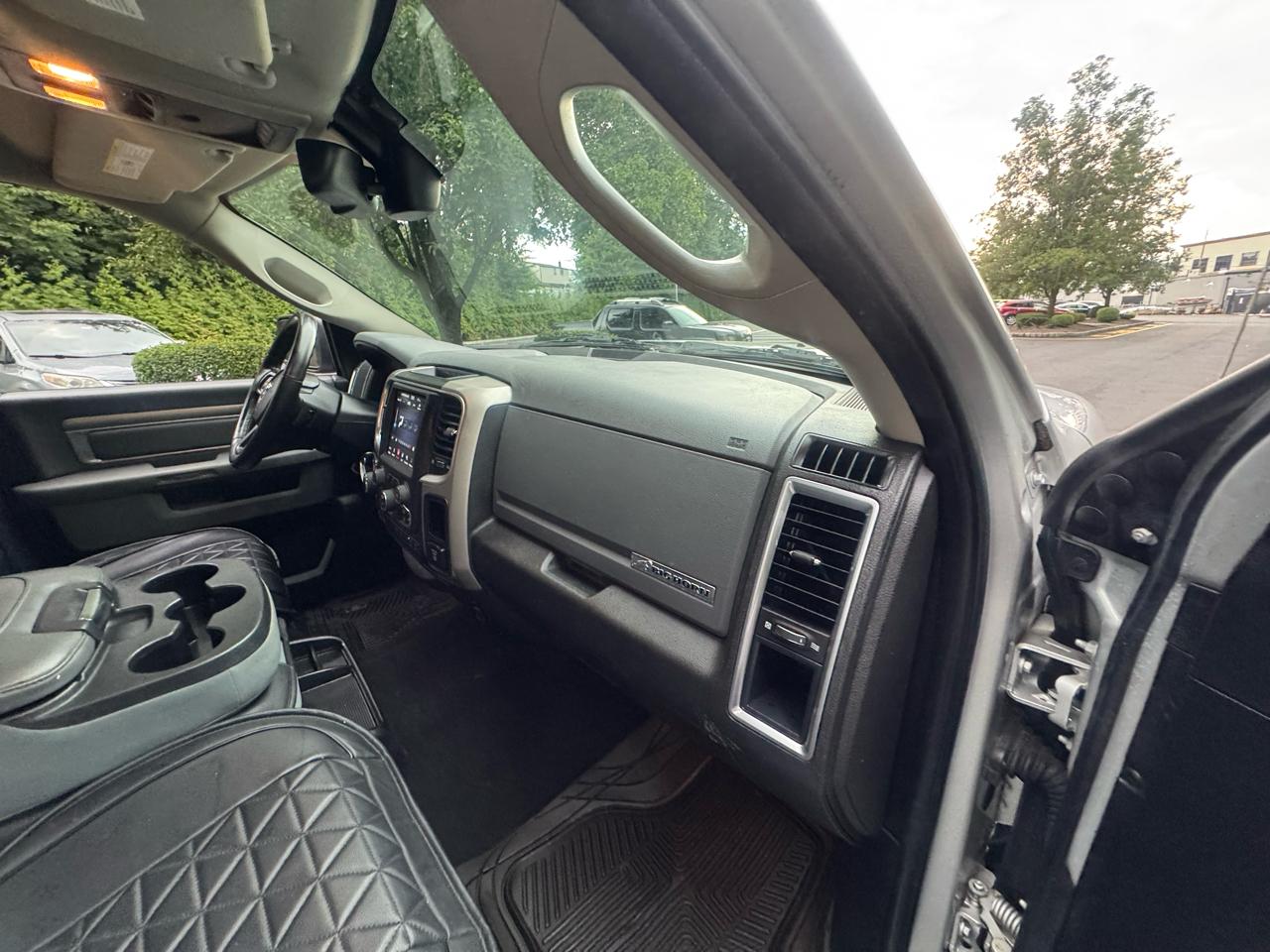 RAM 1500 Classic Tradesman Crew Cab LWB 4WD 2019