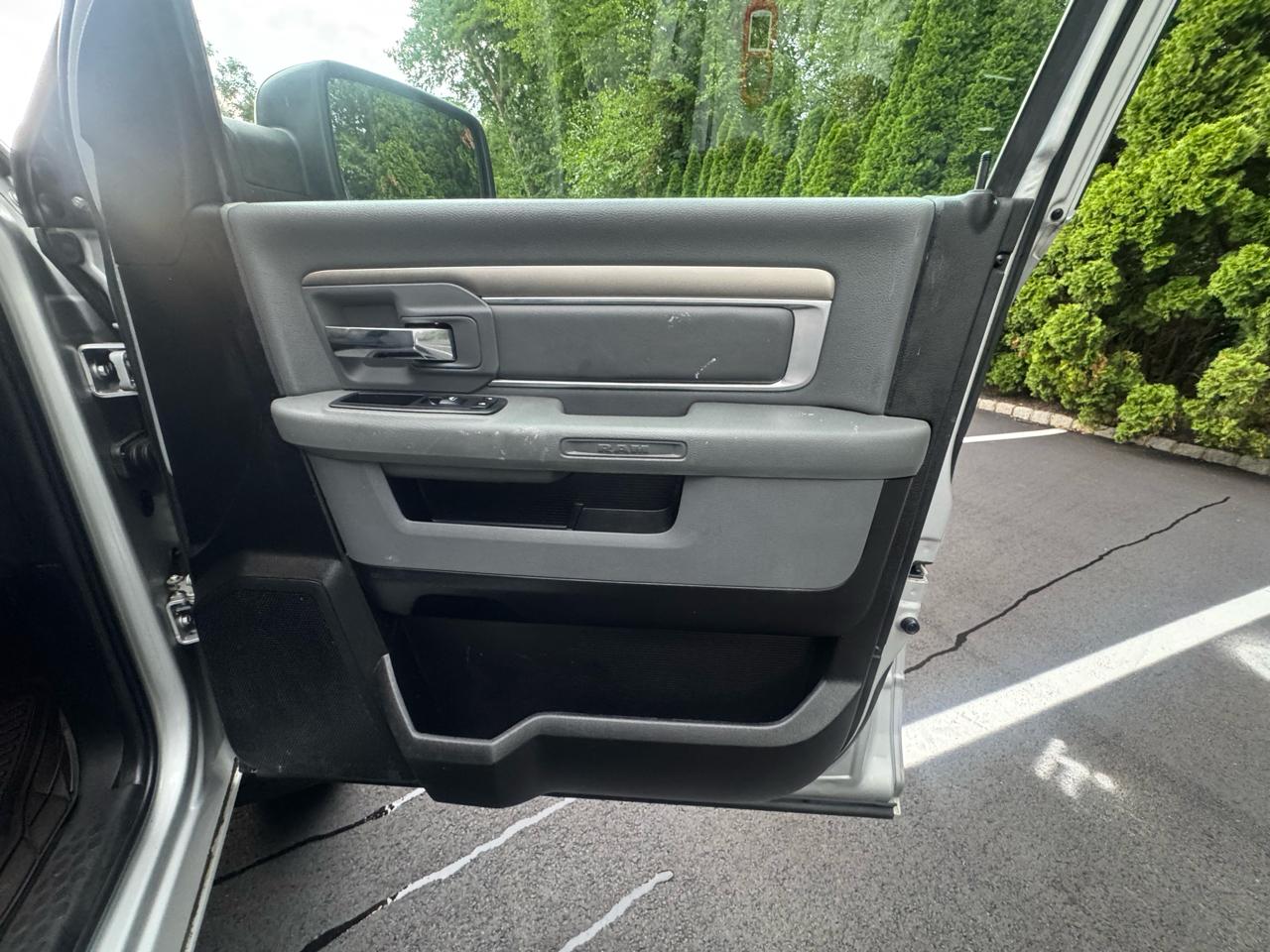 RAM 1500 Classic Tradesman Crew Cab LWB 4WD 2019