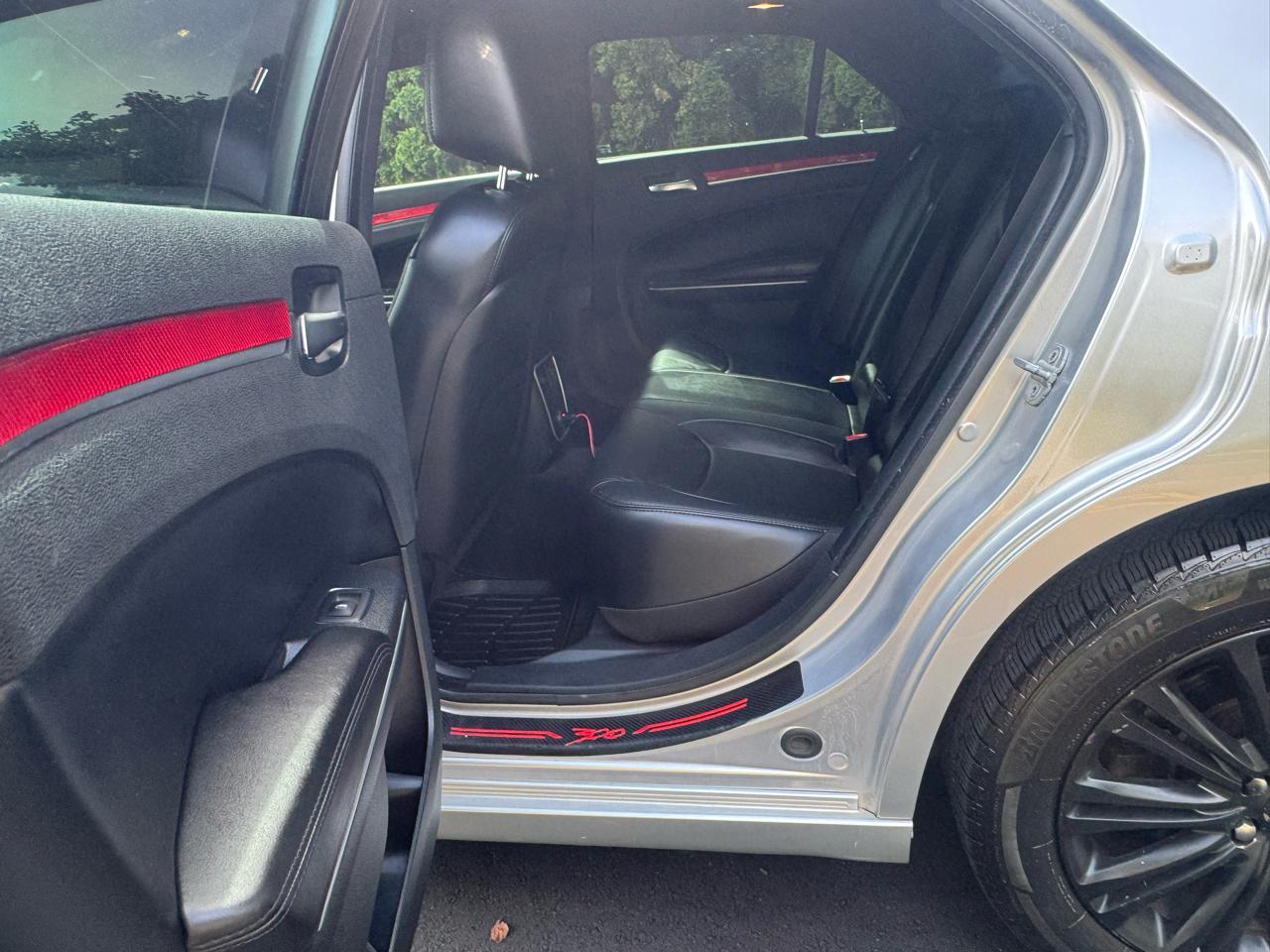 Chrysler 300 Limited AWD 2012