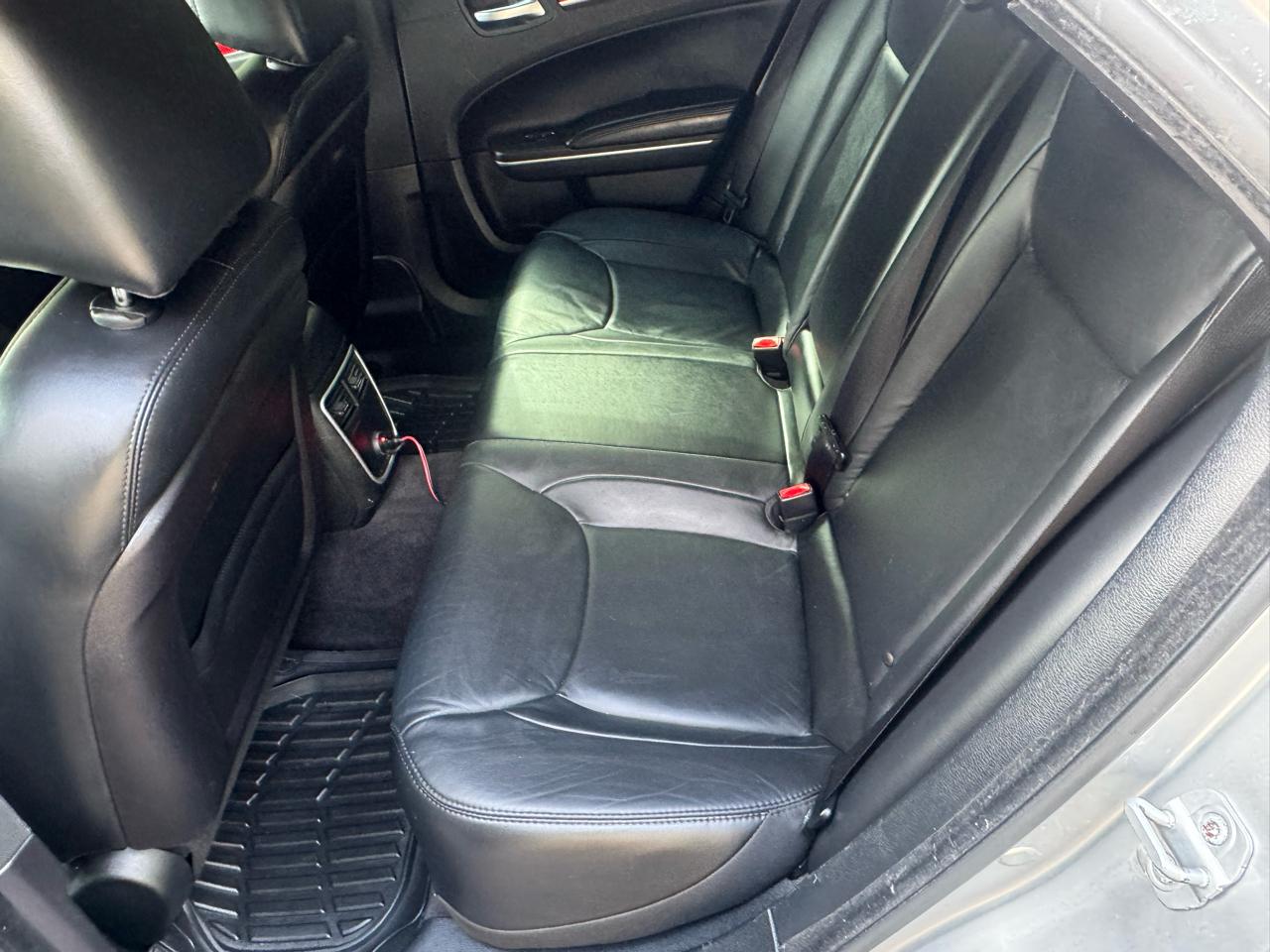 Chrysler 300 Limited AWD 2012
