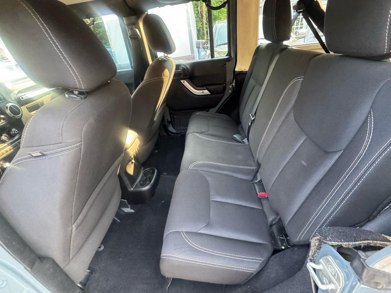 Jeep Wrangler Unlimited Sahara 4WD 2014
