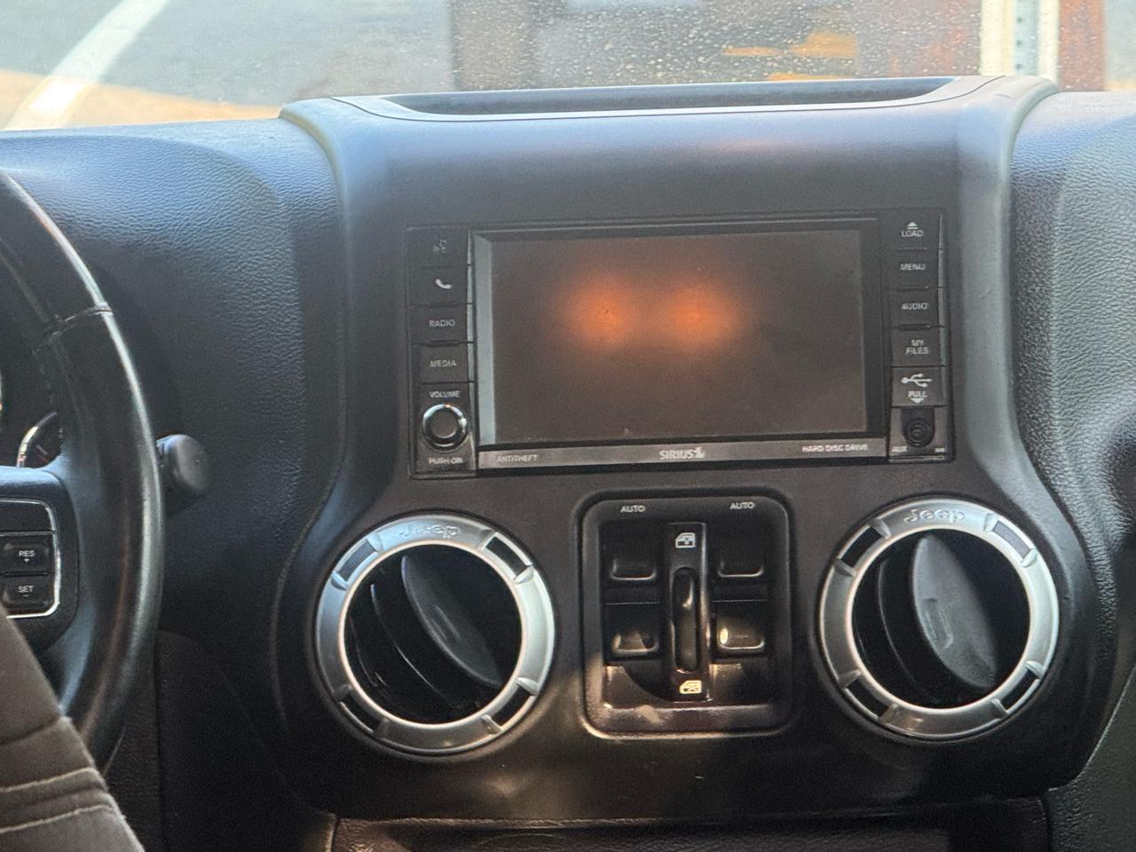 Jeep Wrangler Unlimited Sahara 4WD 2014