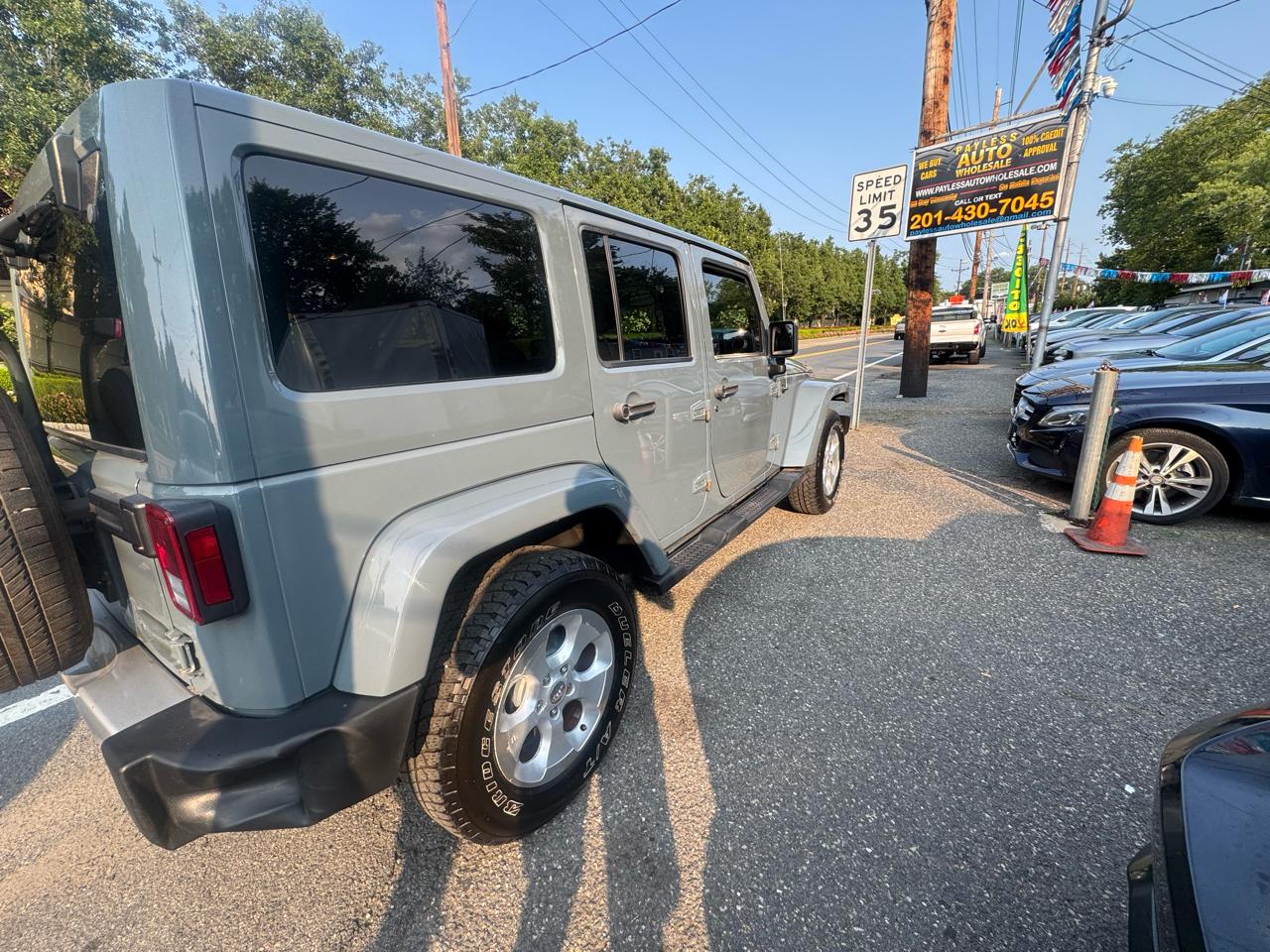 Jeep Wrangler Unlimited Sahara 4WD 2014