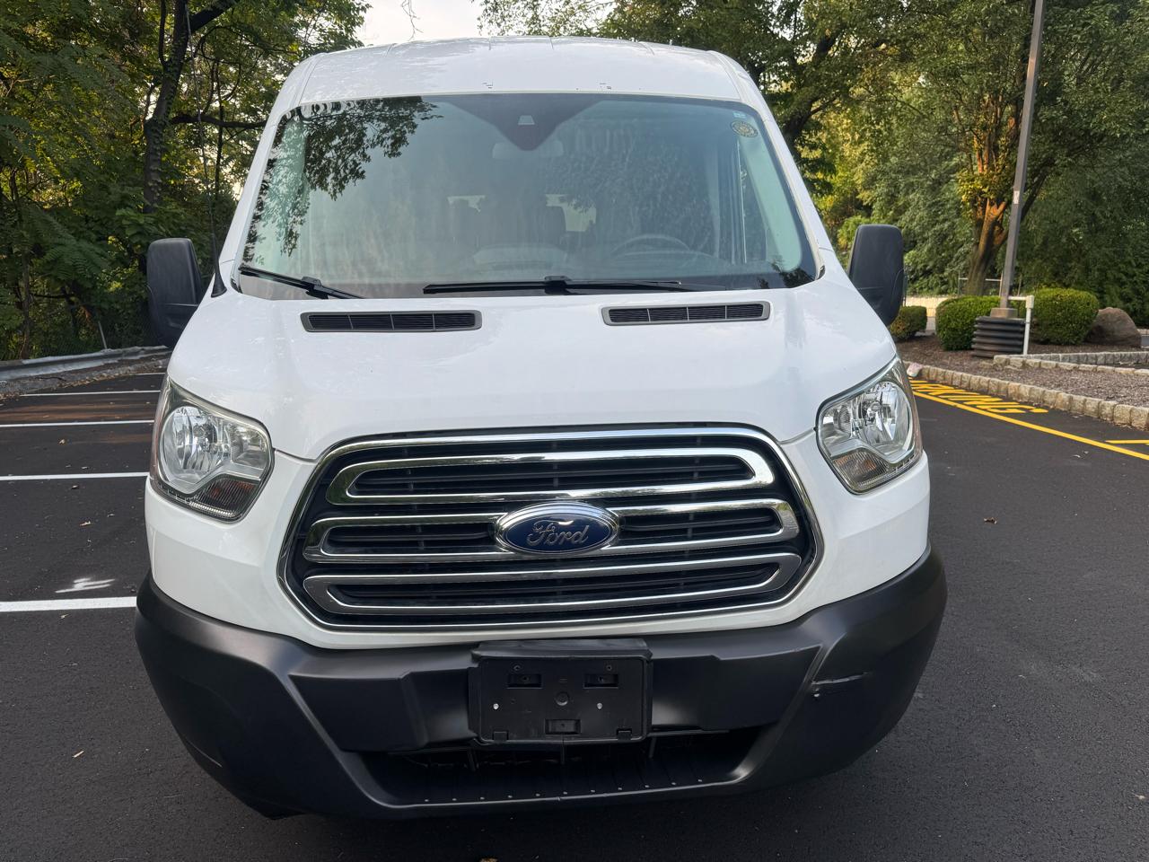 Ford Transit 350 Wagon Med. Roof XL w/Sliding Pass. 148-in. WB 2019