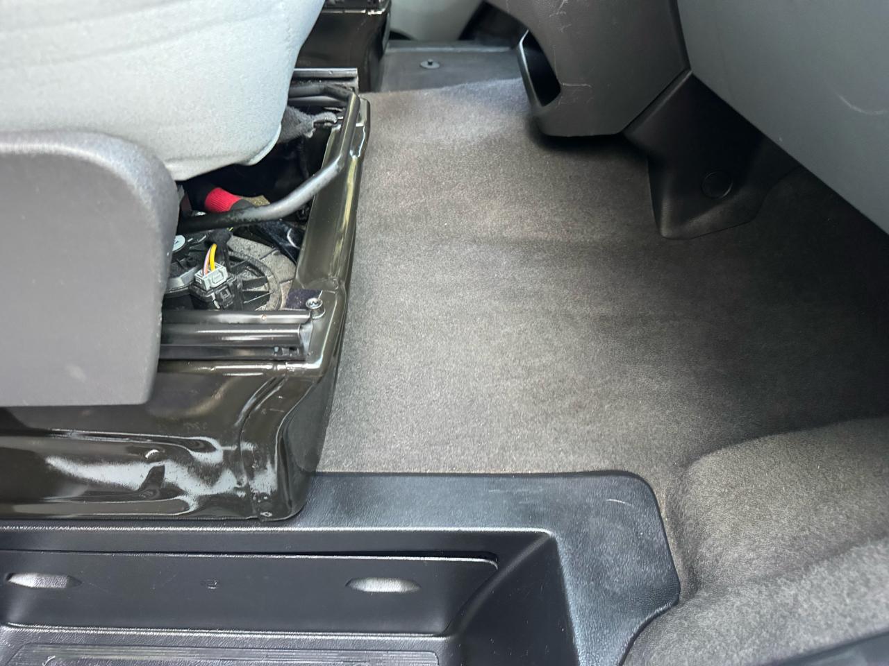Ford Transit 350 Wagon Med. Roof XL w/Sliding Pass. 148-in. WB 2019
