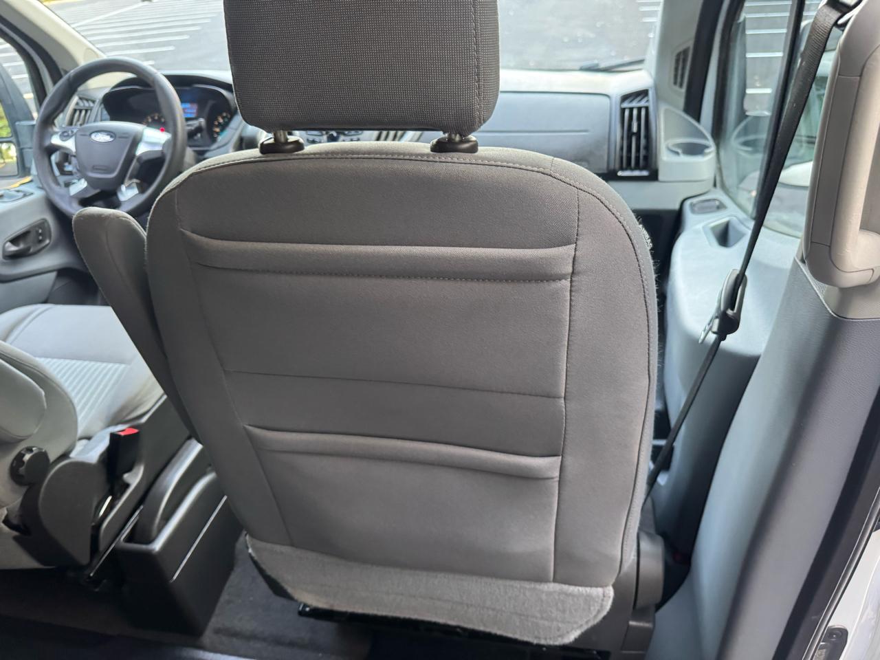 Ford Transit 350 Wagon Med. Roof XL w/Sliding Pass. 148-in. WB 2019