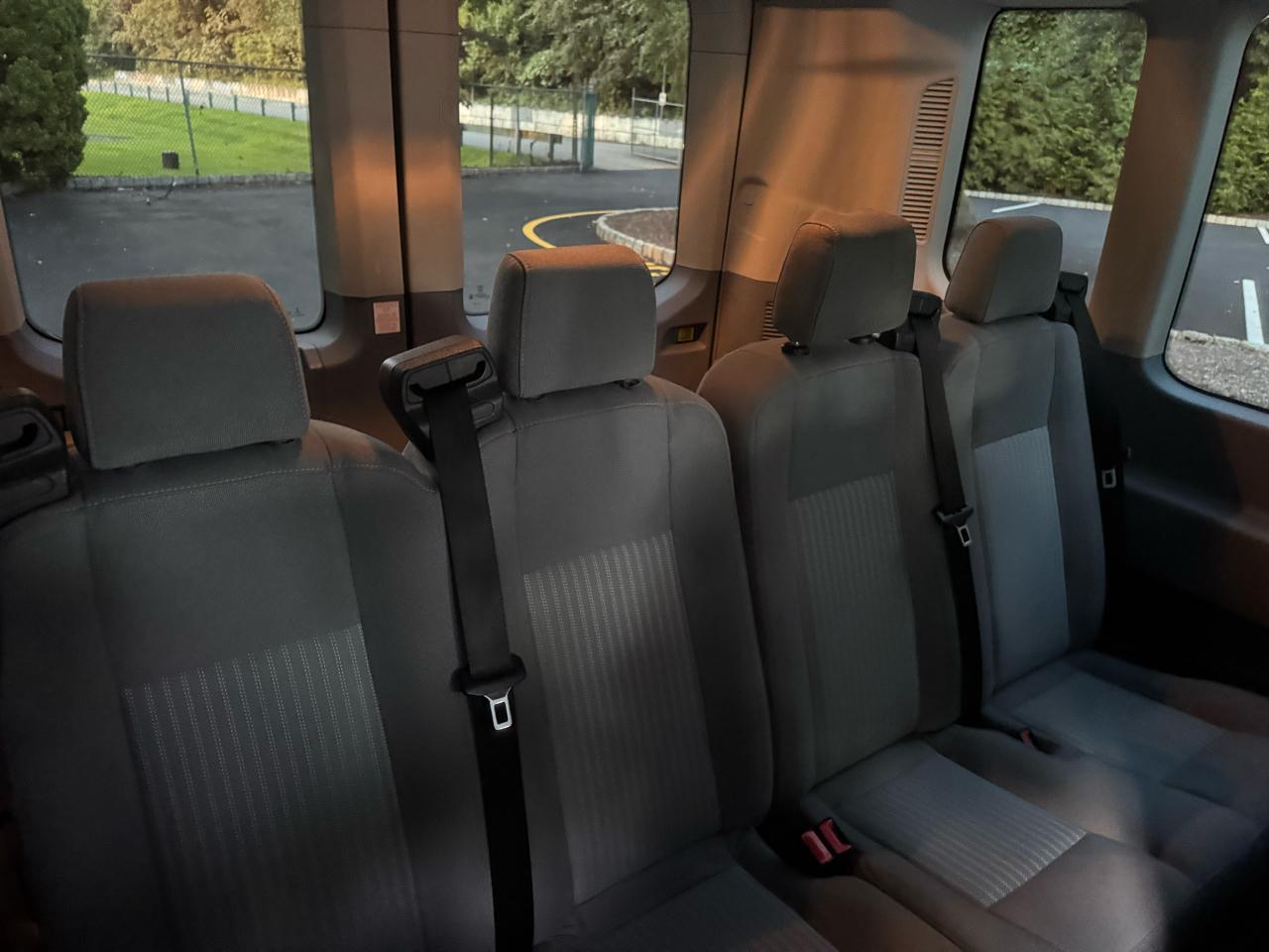 Ford Transit 350 Wagon Med. Roof XL w/Sliding Pass. 148-in. WB 2019