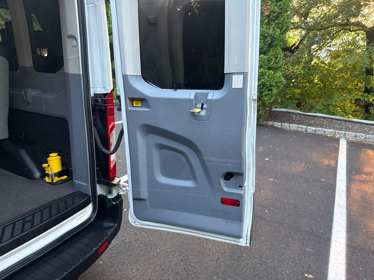 Ford Transit 350 Wagon Med. Roof XL w/Sliding Pass. 148-in. WB 2019