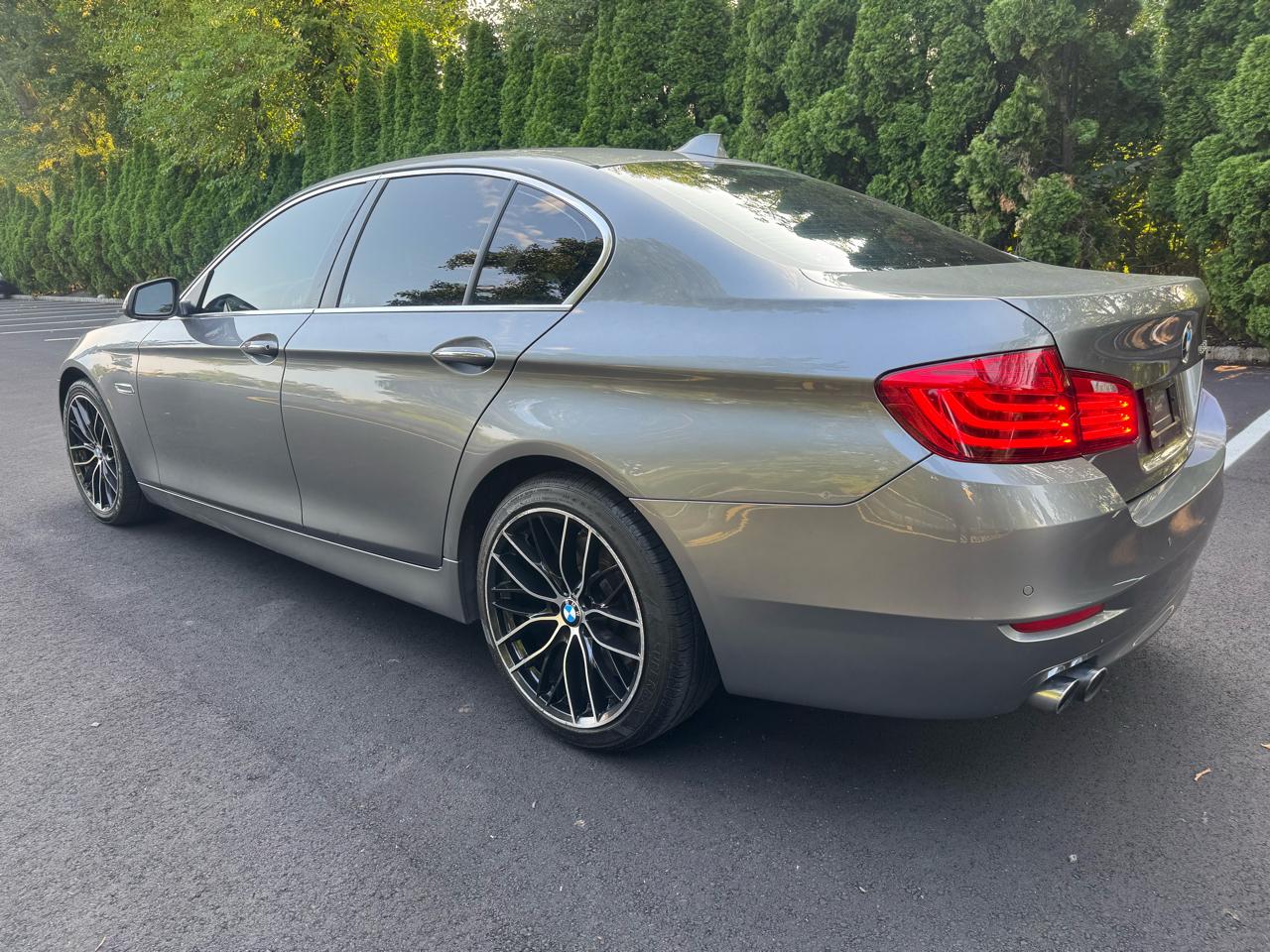 BMW 5-Series 528i 2016