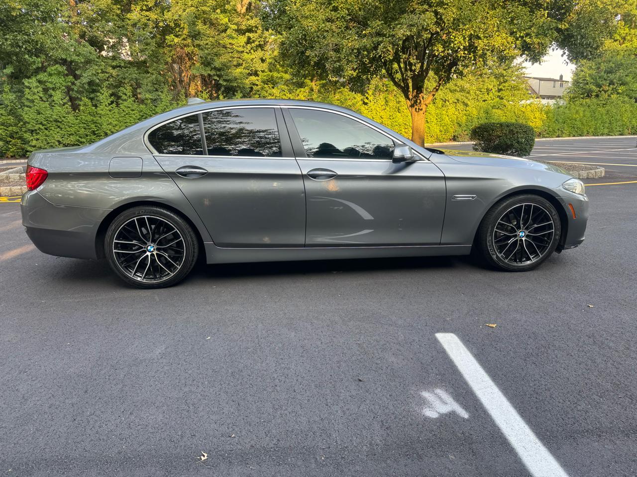 BMW 5-Series 528i 2016