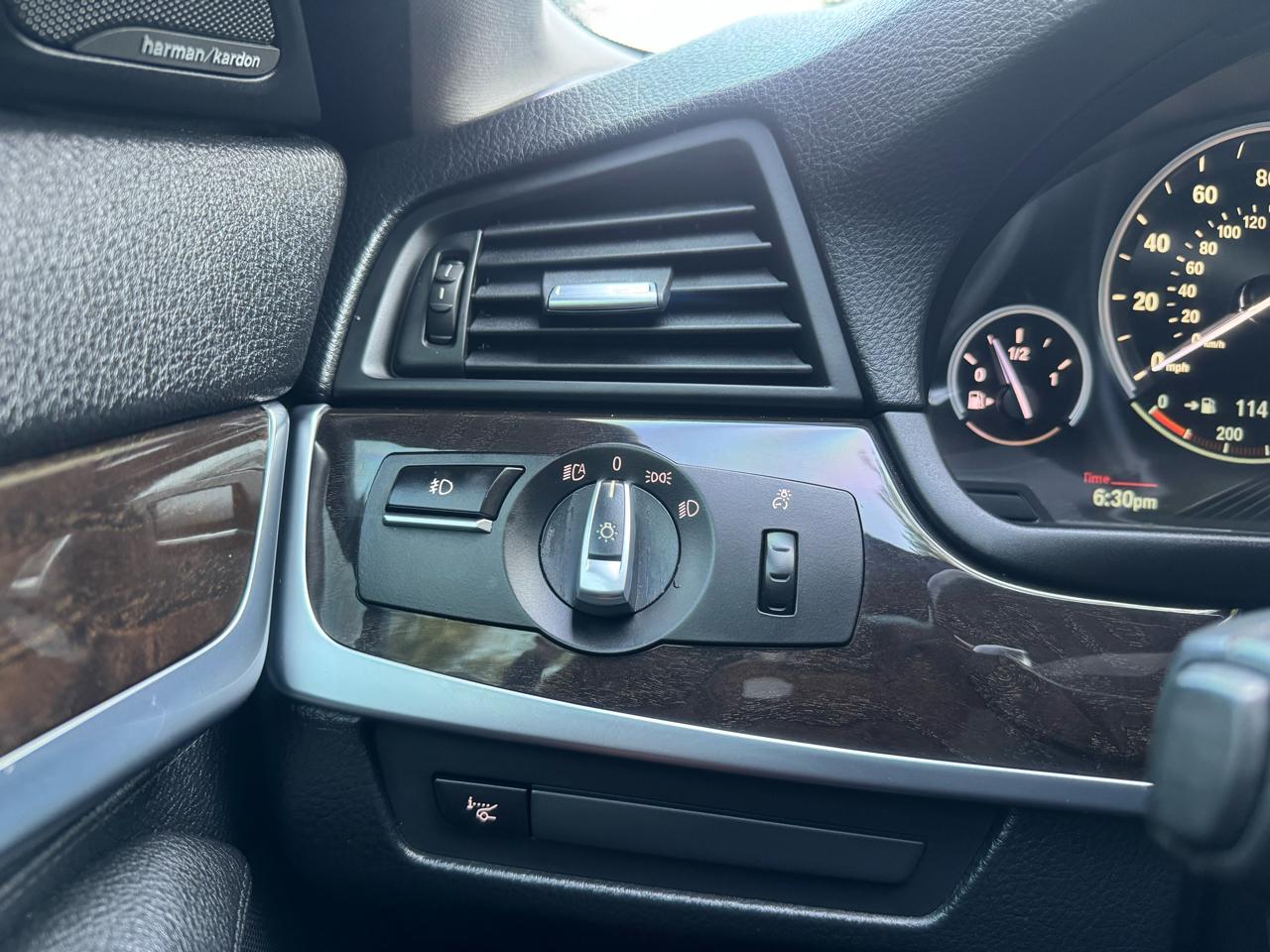 BMW 5-Series 528i 2016