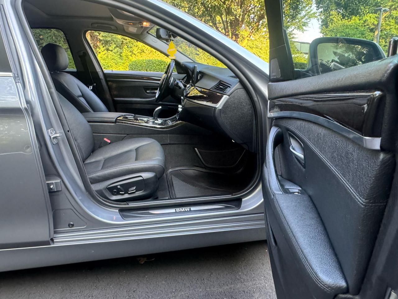 BMW 5-Series 528i 2016