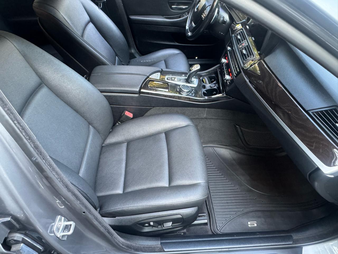 BMW 5-Series 528i 2016