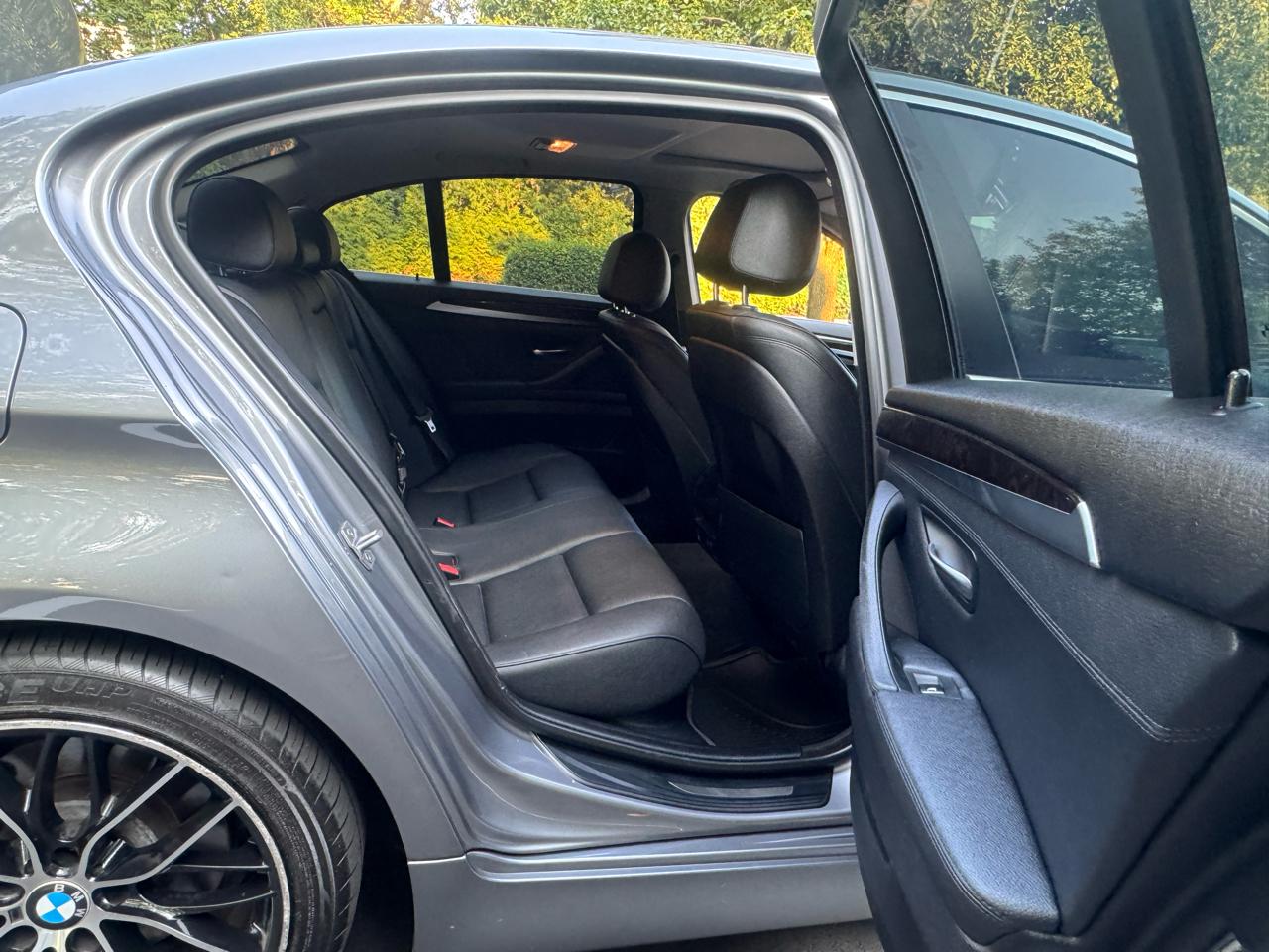 BMW 5-Series 528i 2016