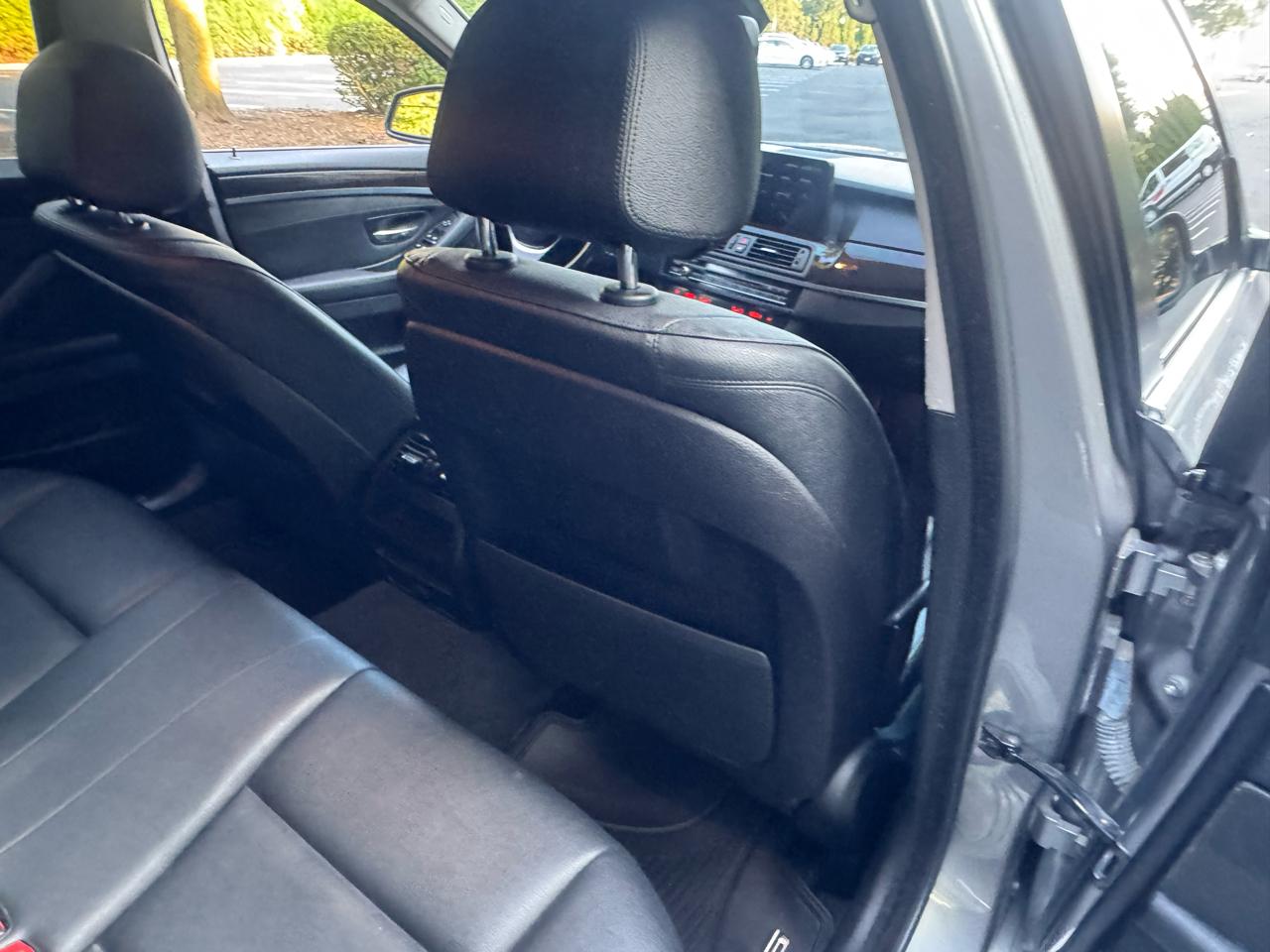 BMW 5-Series 528i 2016