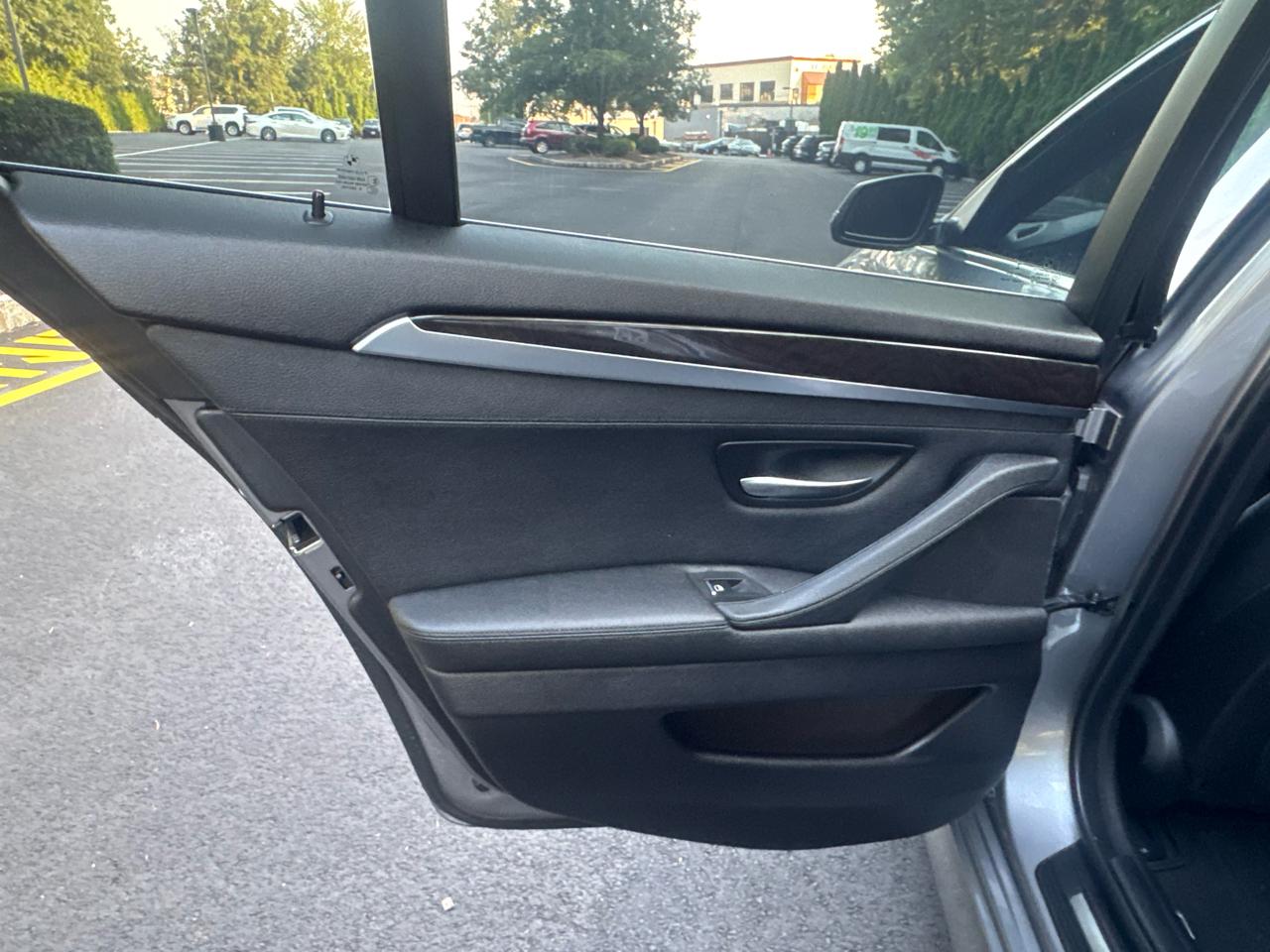 BMW 5-Series 528i 2016
