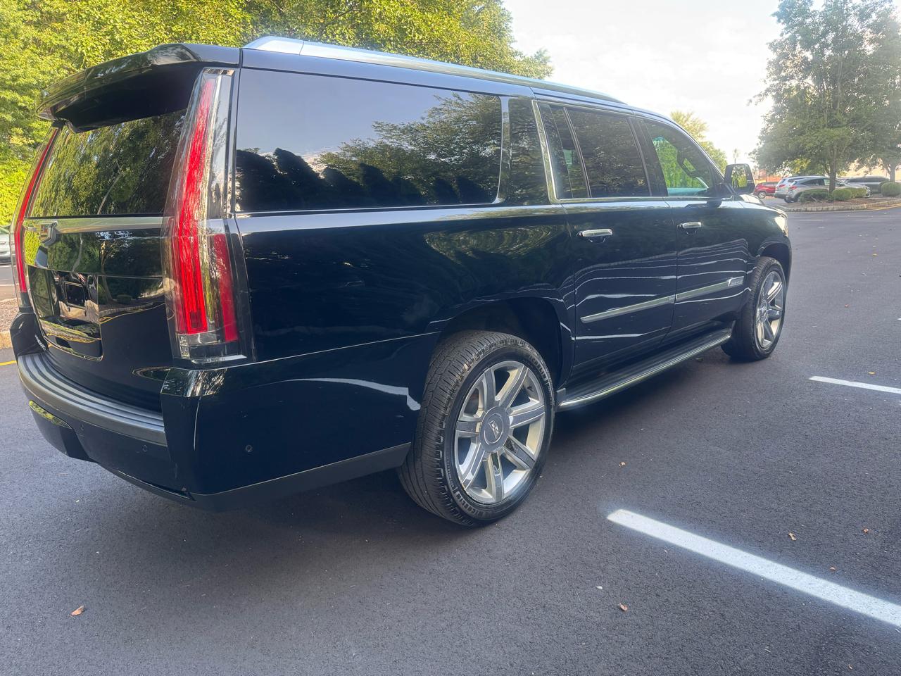 Cadillac Escalade ESV Luxury 4WD 2019