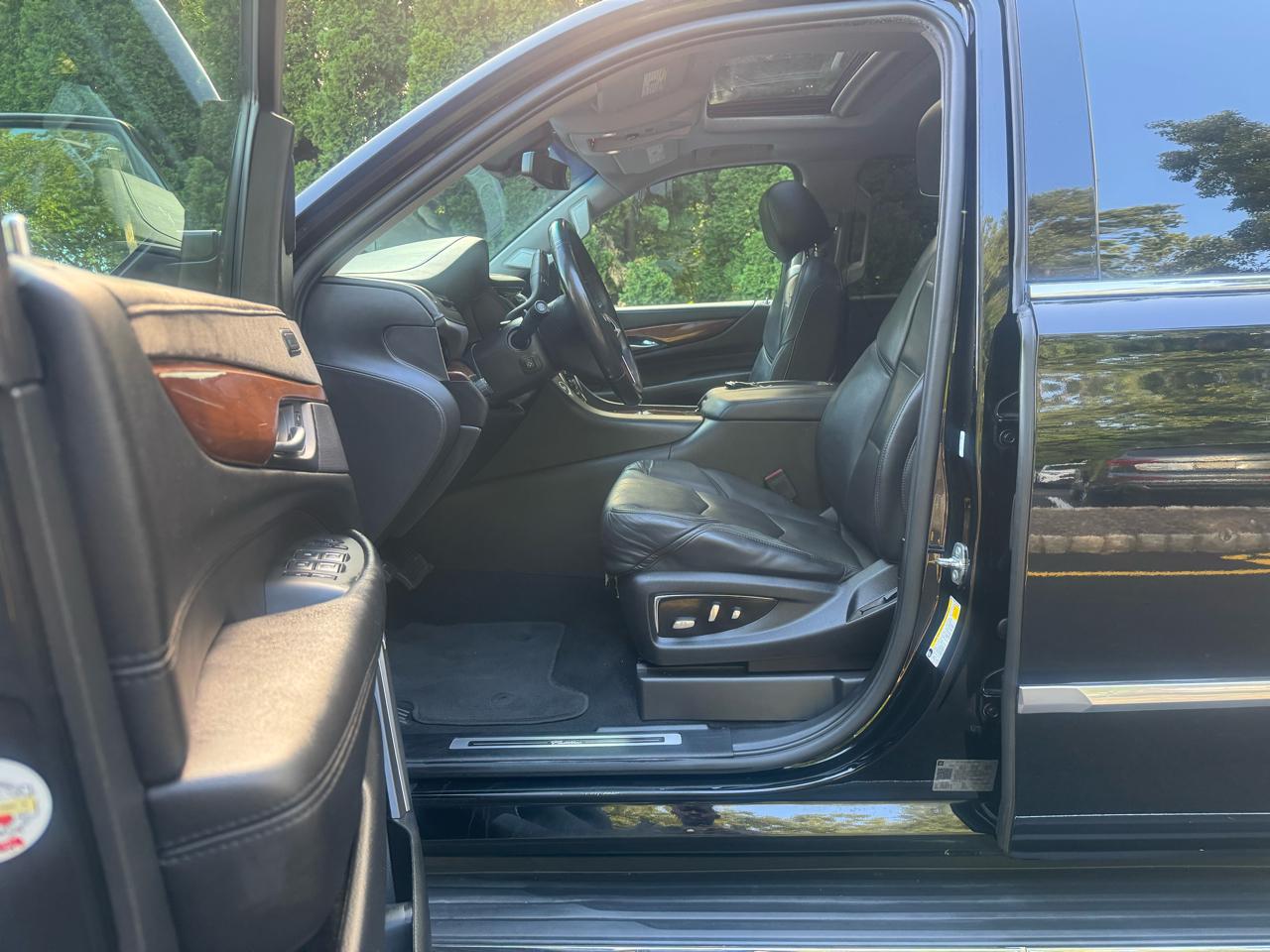 Cadillac Escalade ESV Luxury 4WD 2019