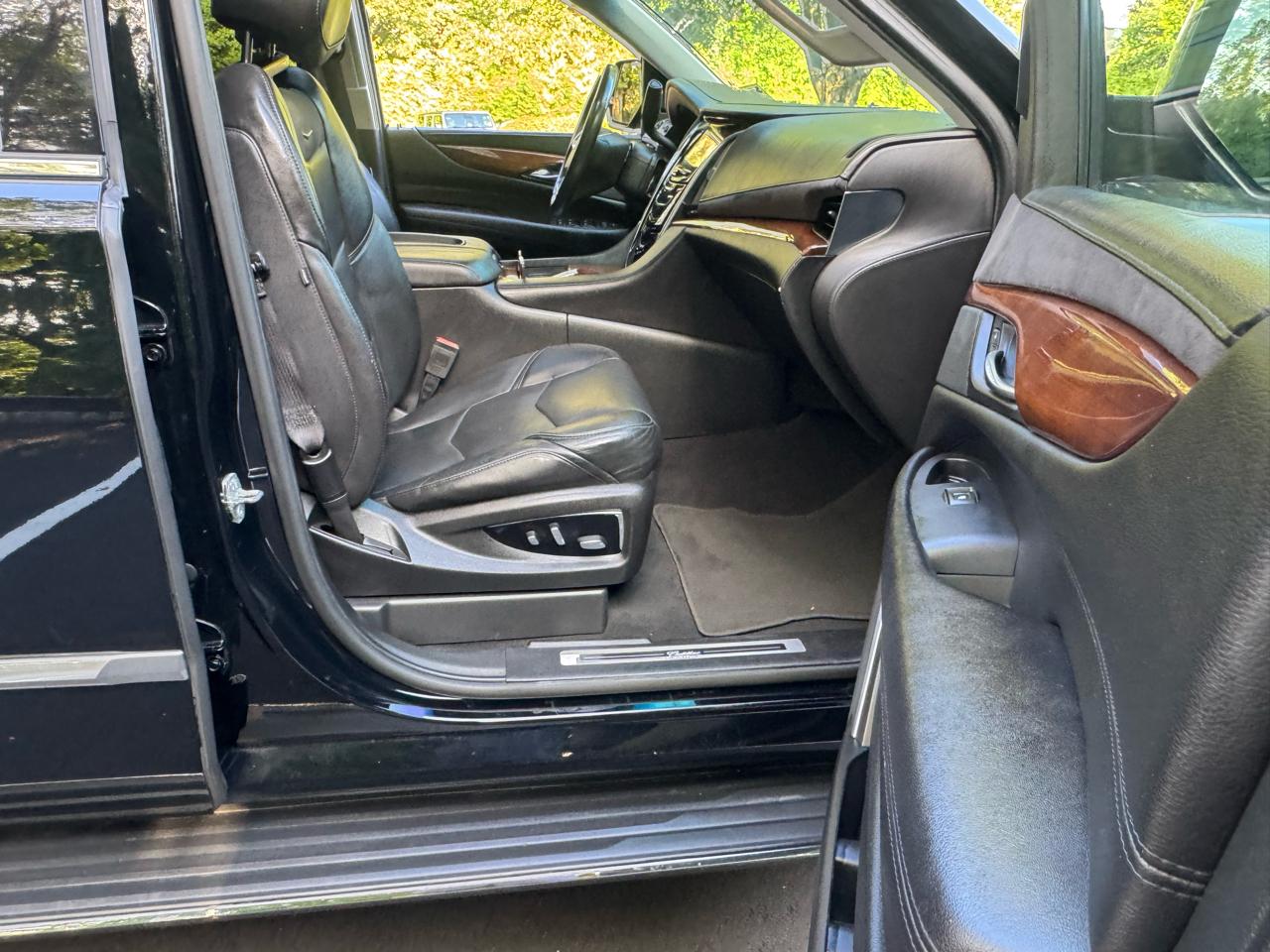 Cadillac Escalade ESV Luxury 4WD 2019