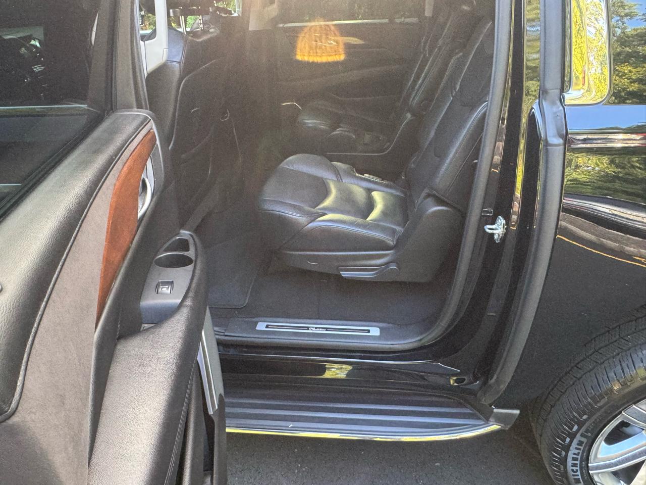 Cadillac Escalade ESV Luxury 4WD 2019