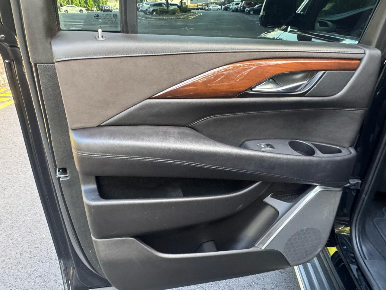 Cadillac Escalade ESV Luxury 4WD 2019