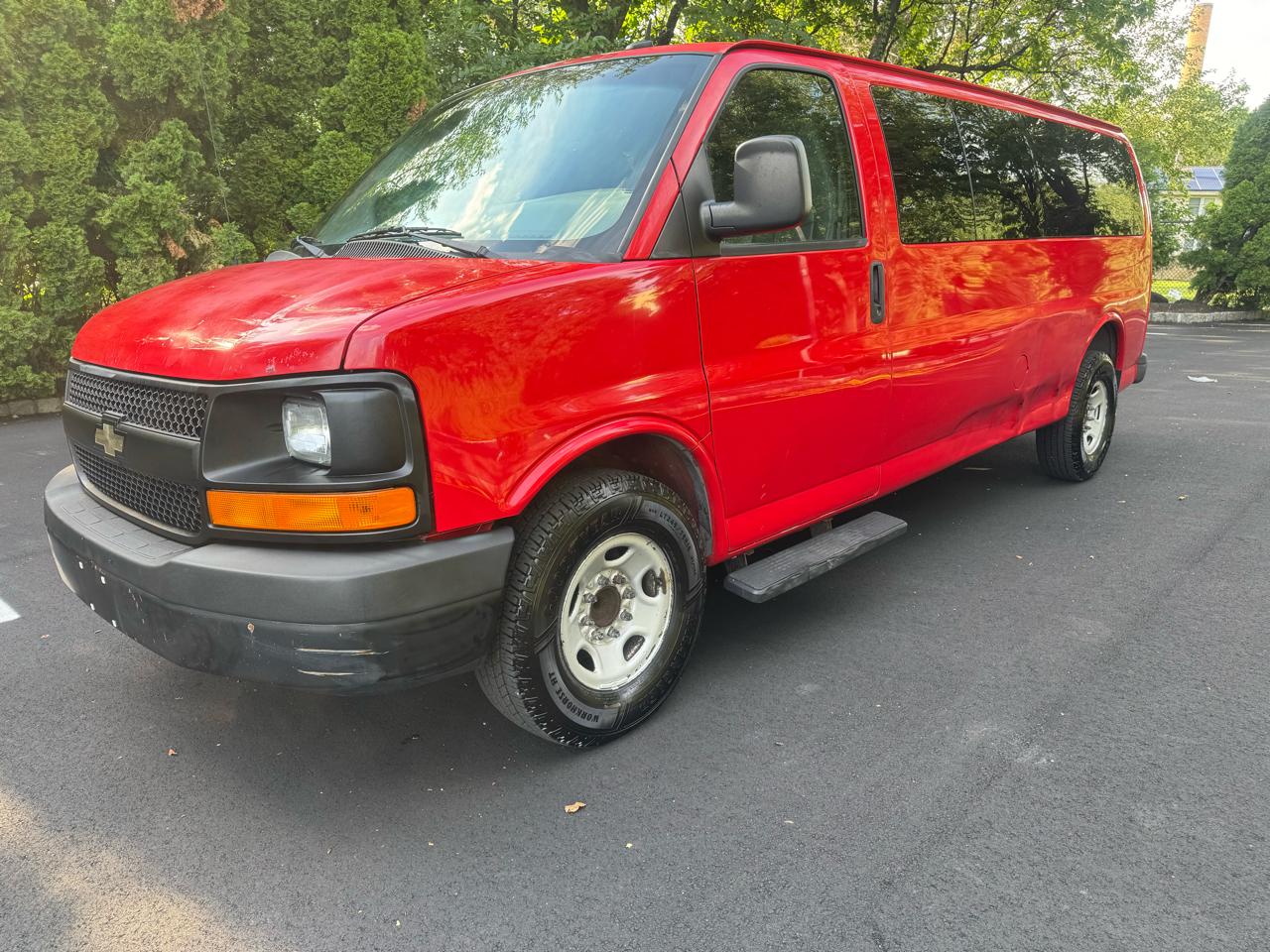 Chevrolet Express LS 3500 Extended 2011