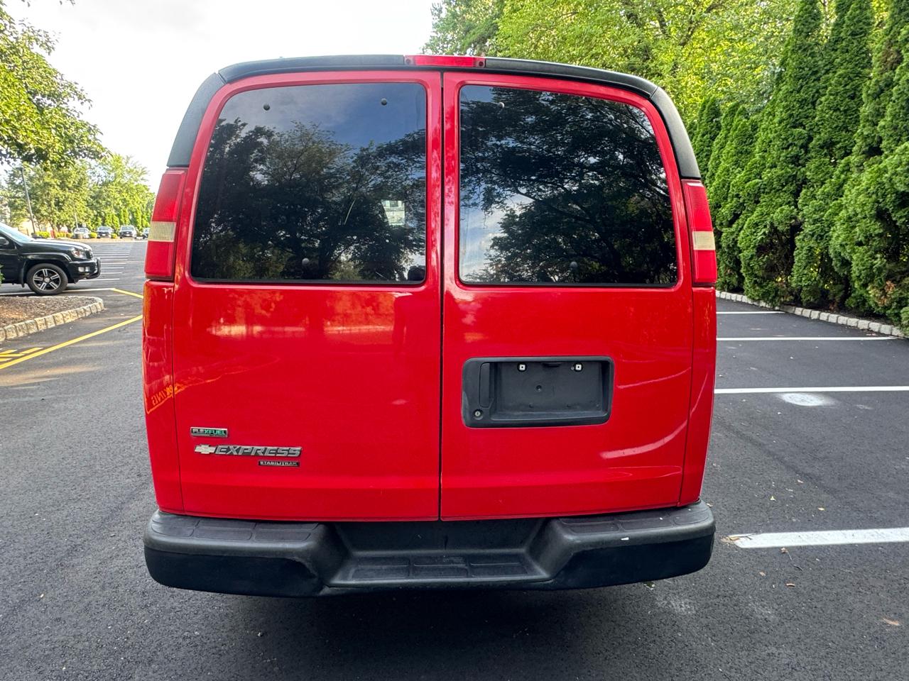 Chevrolet Express LS 3500 Extended 2011