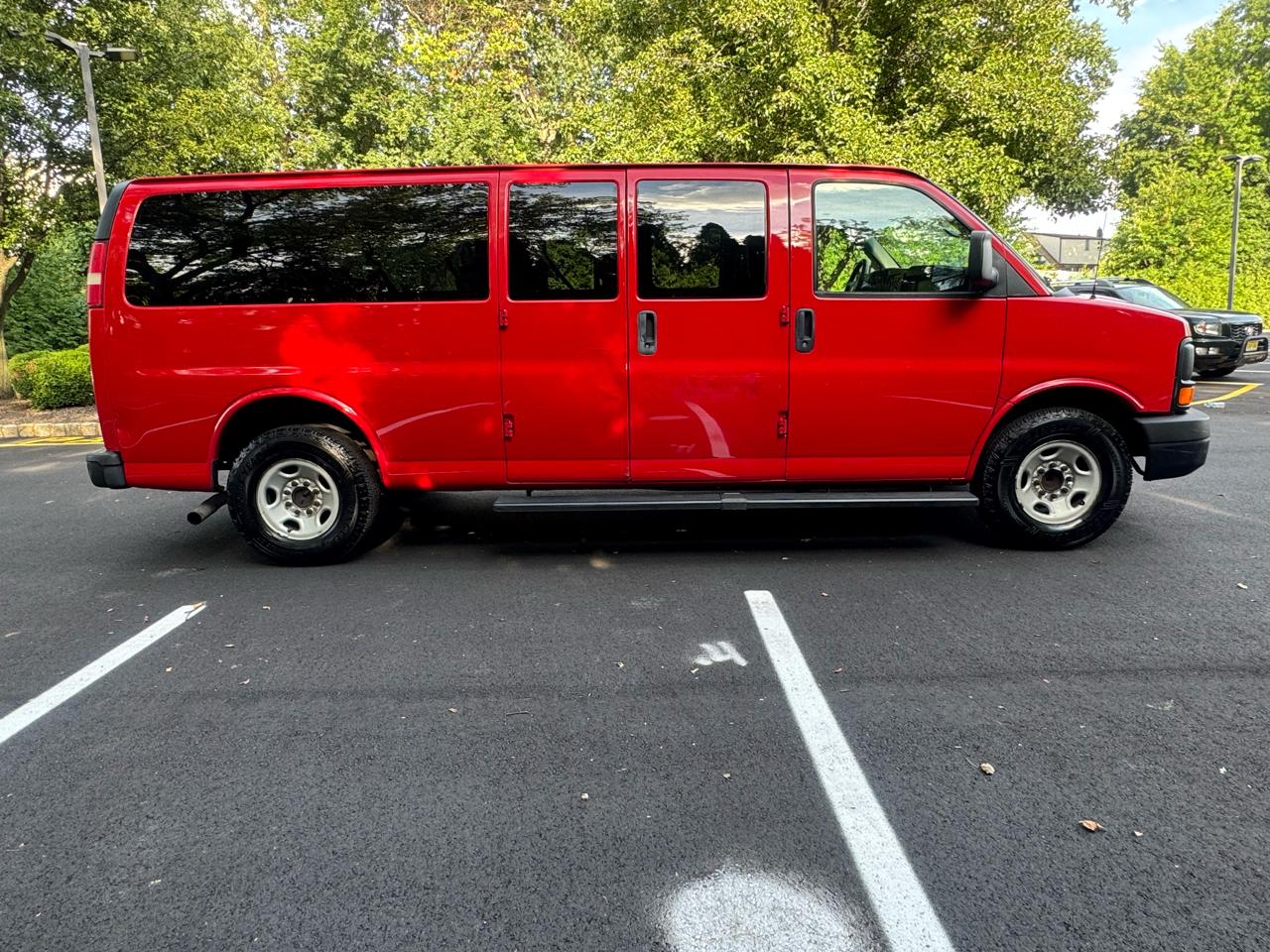 Chevrolet Express LS 3500 Extended 2011