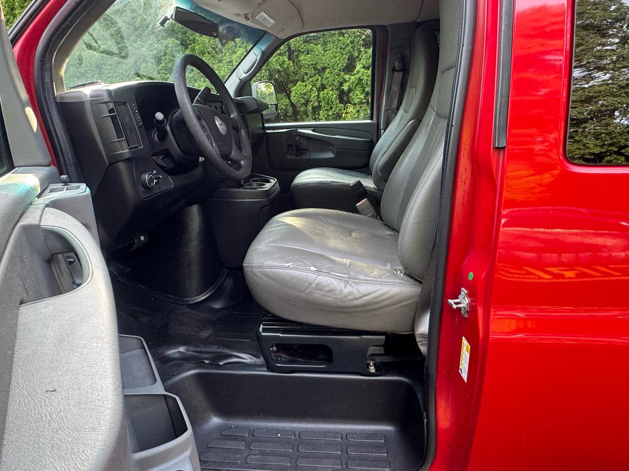 Chevrolet Express LS 3500 Extended 2011