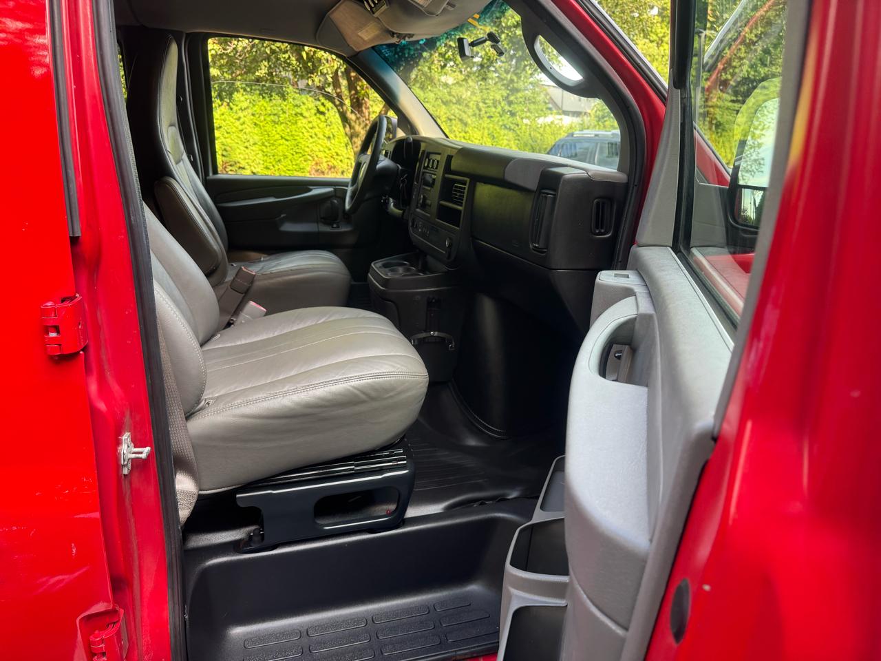 Chevrolet Express LS 3500 Extended 2011